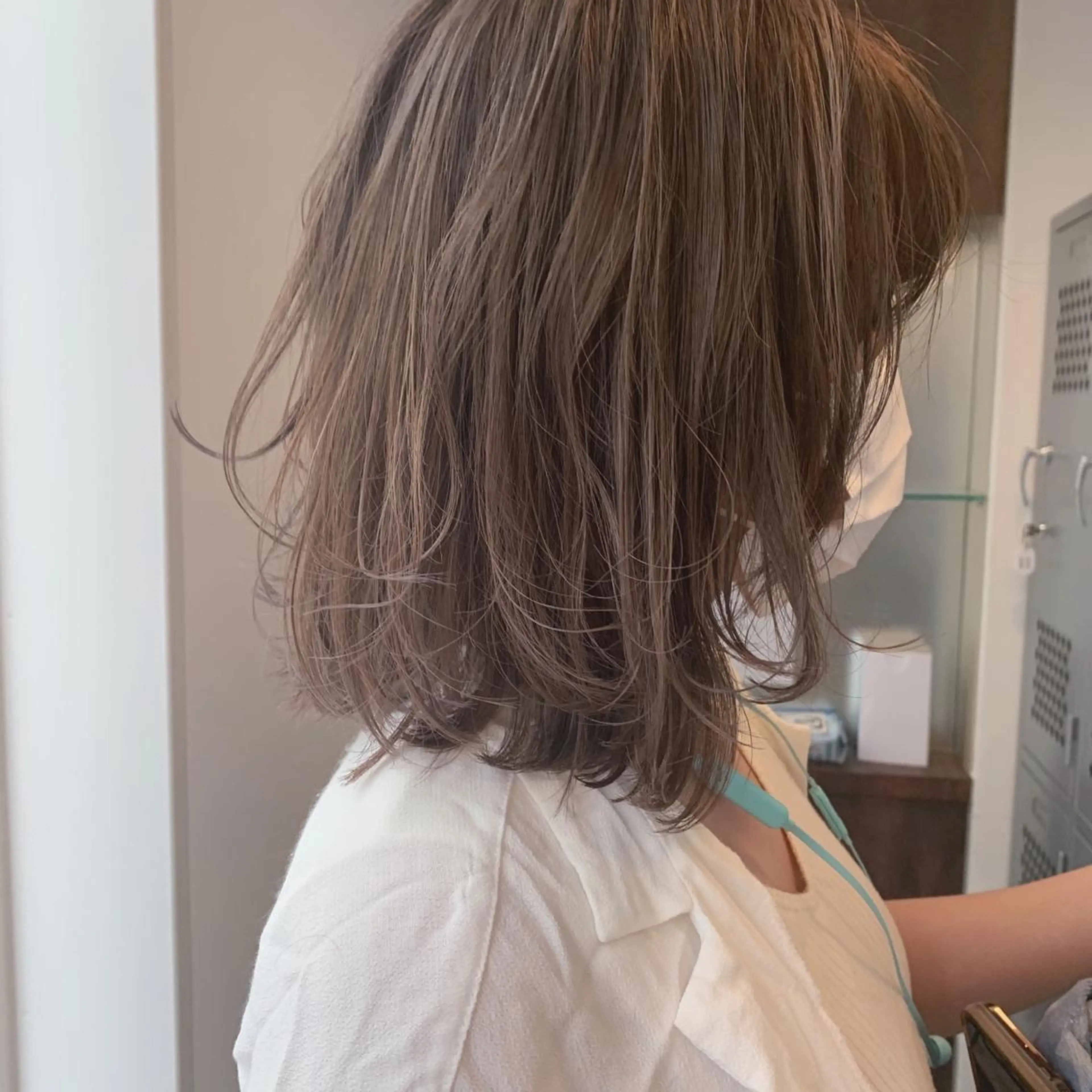 ミディアム WISTERIA KAORUのヘアスタイル