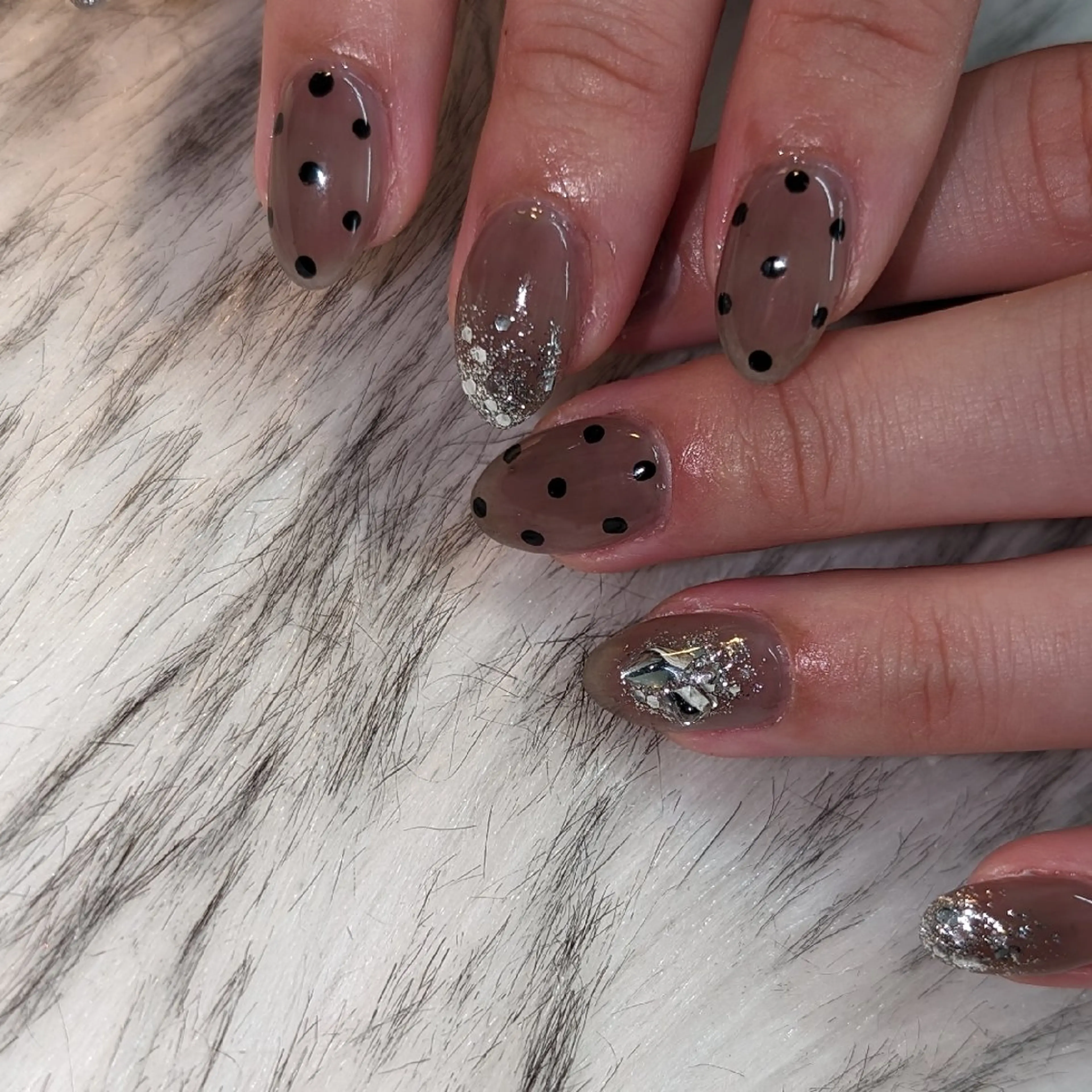 ネイル ハンドネイル RUNWAY 　　の眉毛・アイブロウイメージ