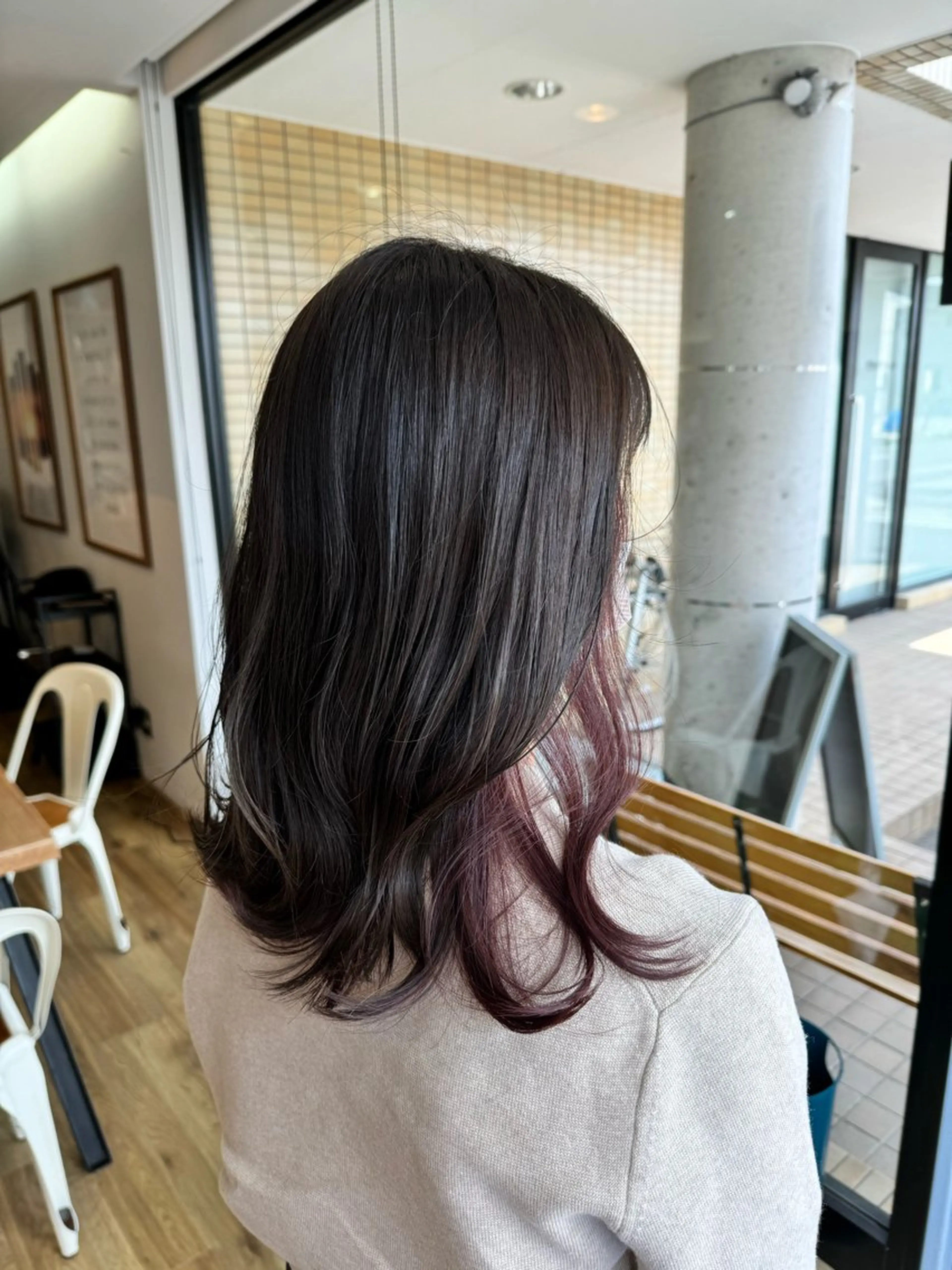 ロング カラー アッシュ アッシュグレー ピンクカラー ヘアカラー トリートメント ツキダテ ユイのヘアスタイル