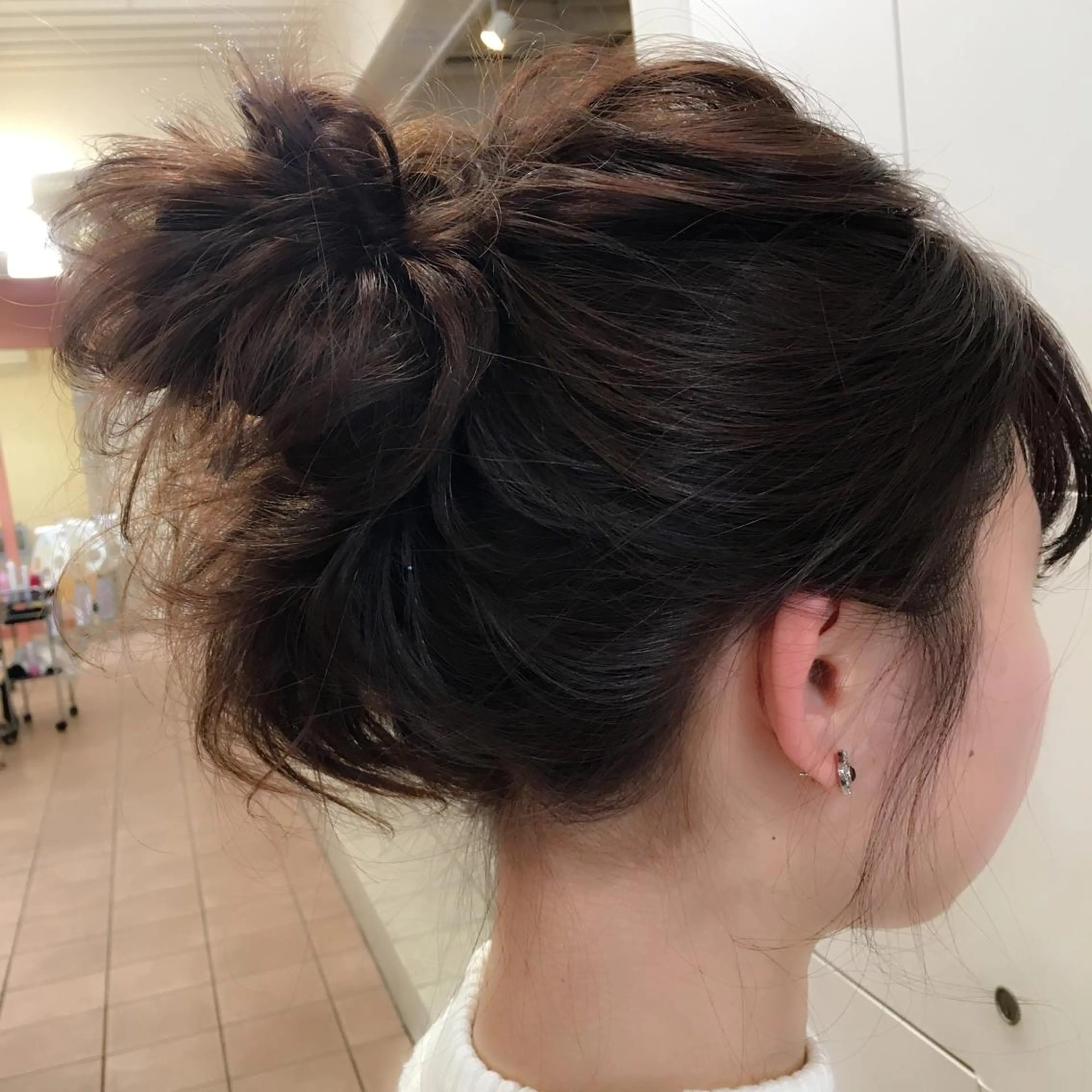 カラー ヘアアレンジ お団子ヘア _WHITE高槻所属・_WHITE高槻店 yusukeのヘアスタイル