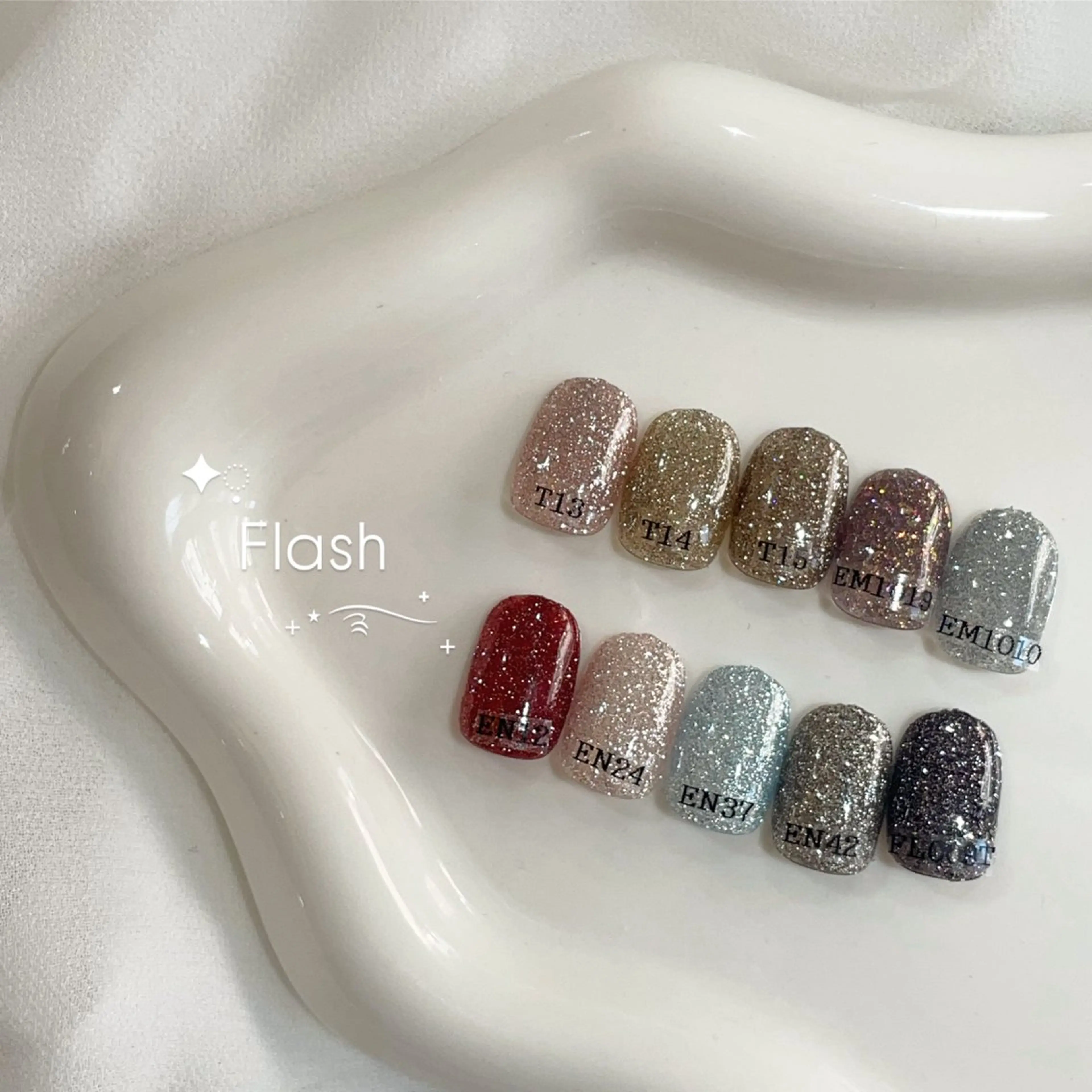 ネイル フラッシュネイル ネイルサロン　SLASH所属・Aki ୨୧のネイルデザイン