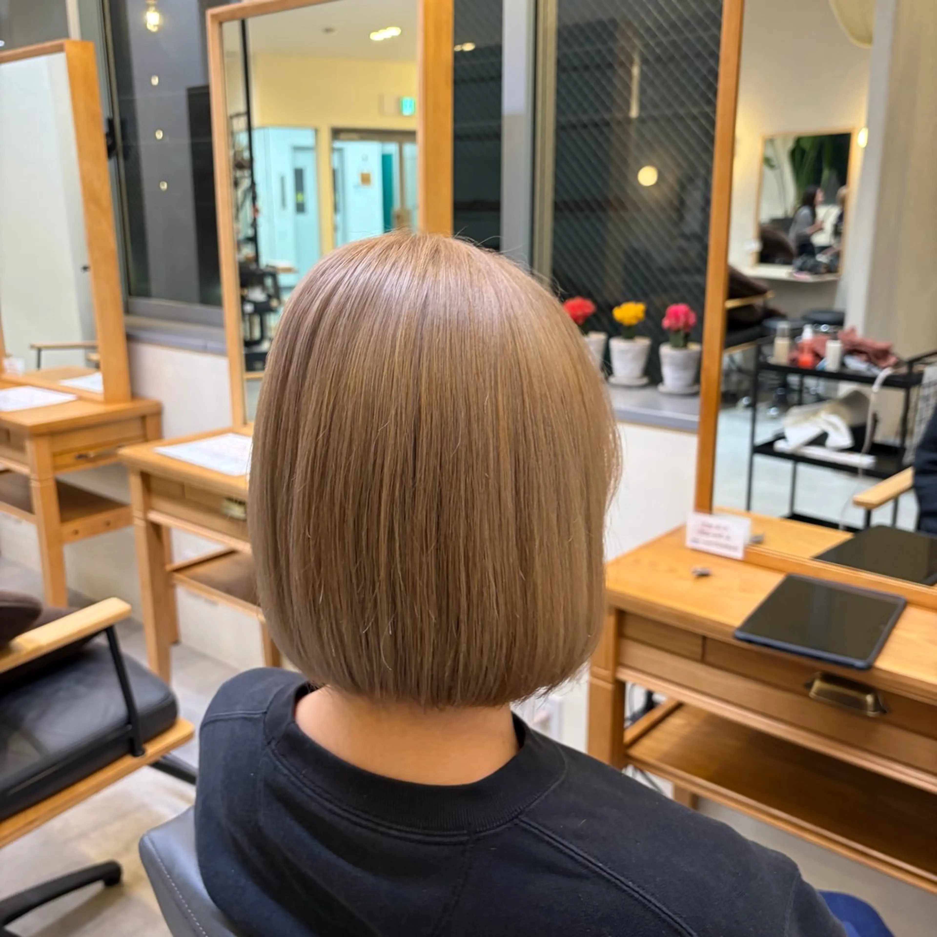 ミディアム ボブ ヘアカラー 村上 一葉のヘアスタイル