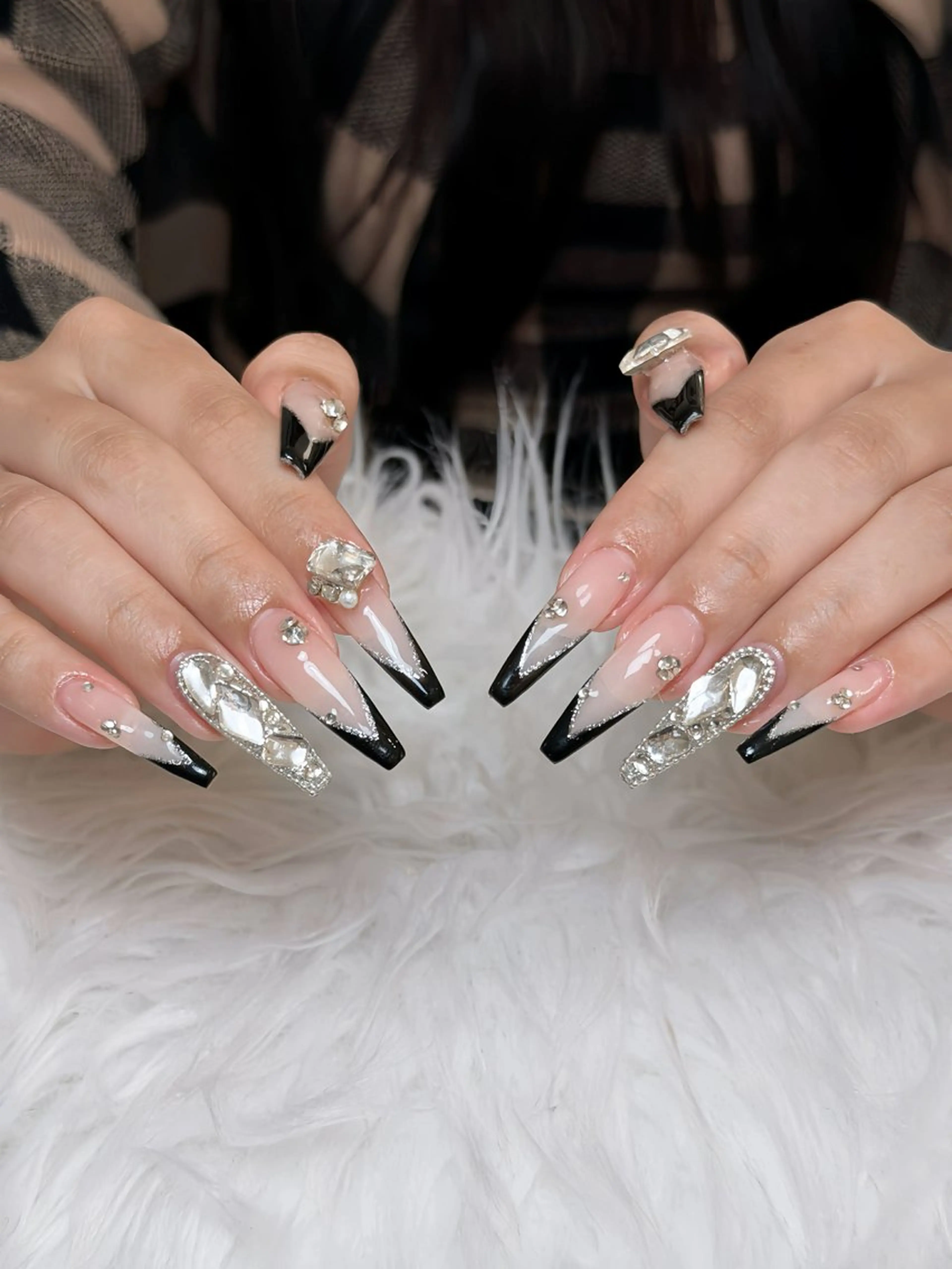 ネイル オーロラネイル ボルドー ブラウン 氷ネイル・うるうるネイル キラキラネイル ハンドネイル Julli NailStudioのネイルデザイン