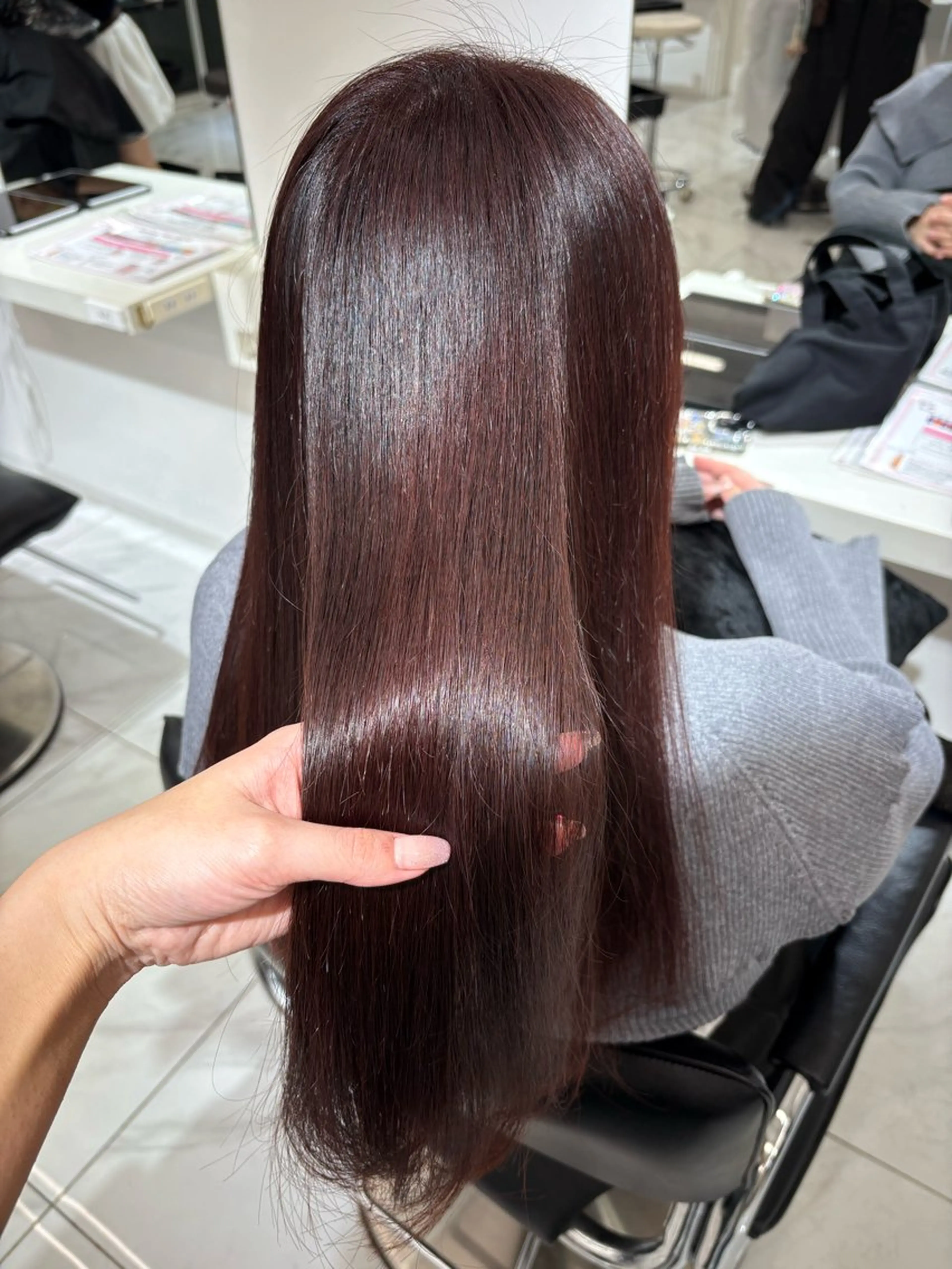 セミロング カラー パーマ レッドカラー 髪質改善 縮毛矯正 ストレートパーマ ヘアカラー 縮毛矯正 haruka /韓国レイヤーのヘアスタイル