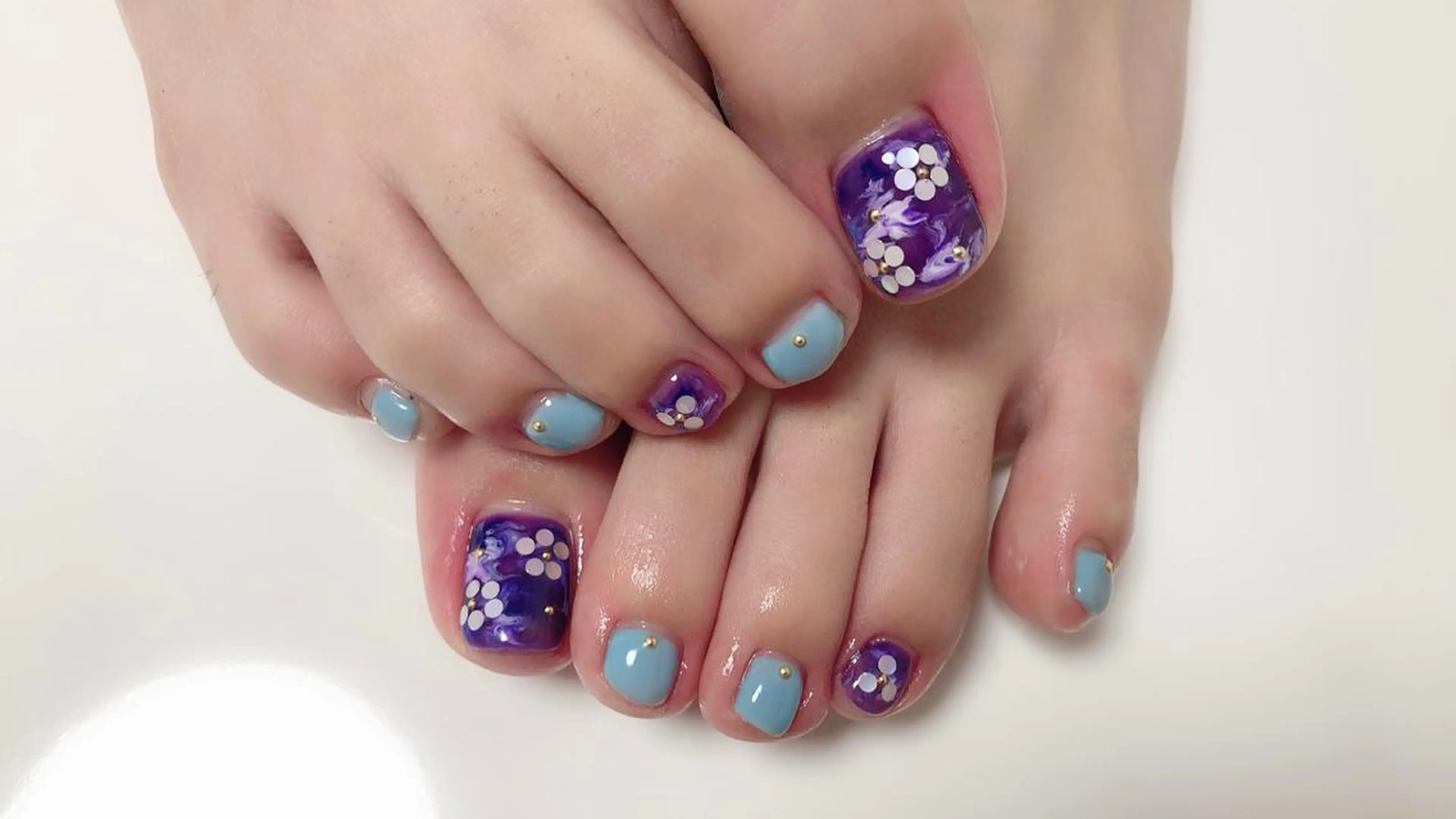 ネイル フットネイル emi ...の眉毛・アイブロウイメージ