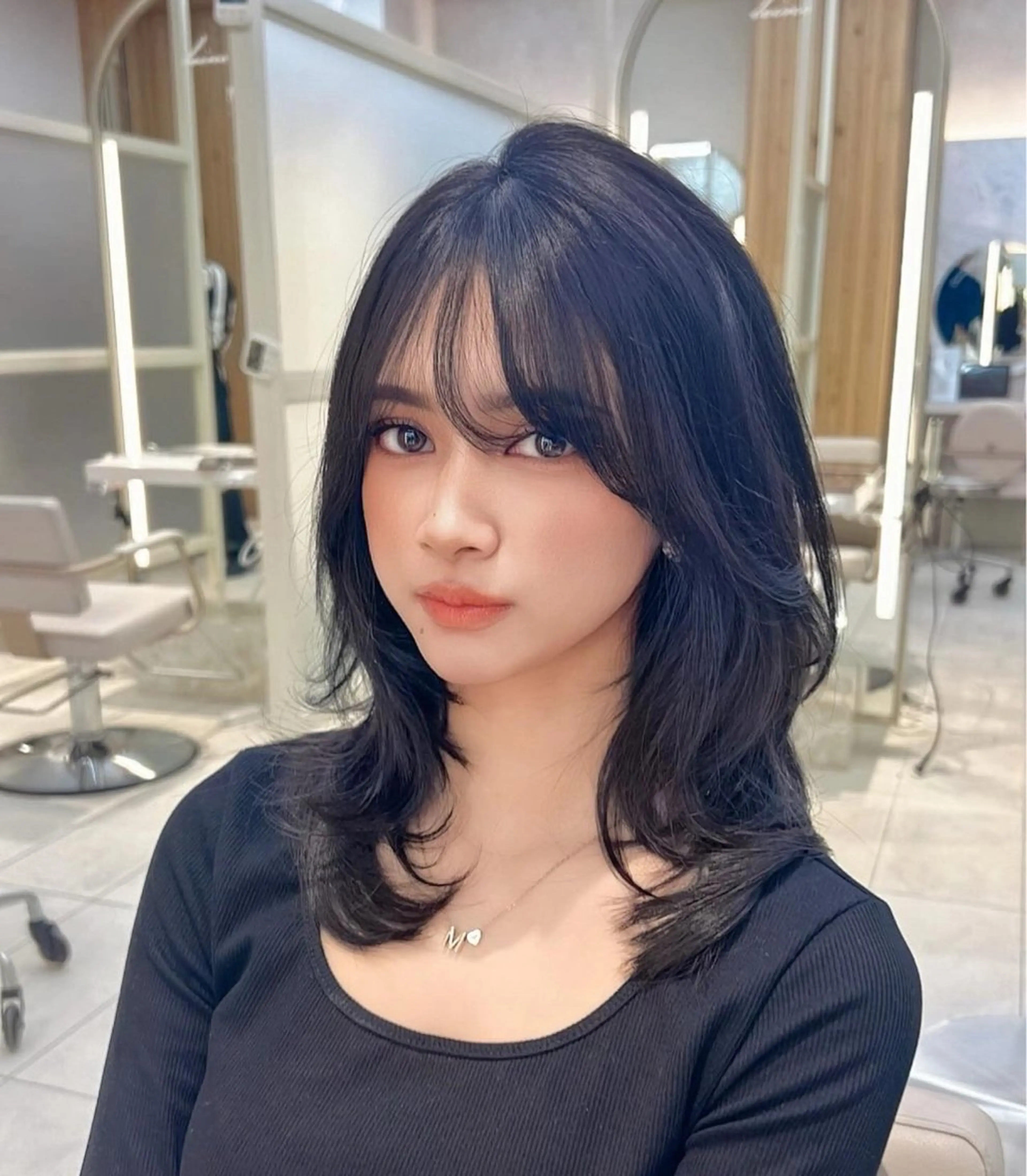 セミロング カット トリートメント レイヤーカット/ 顔まわり/アオイのヘアスタイル