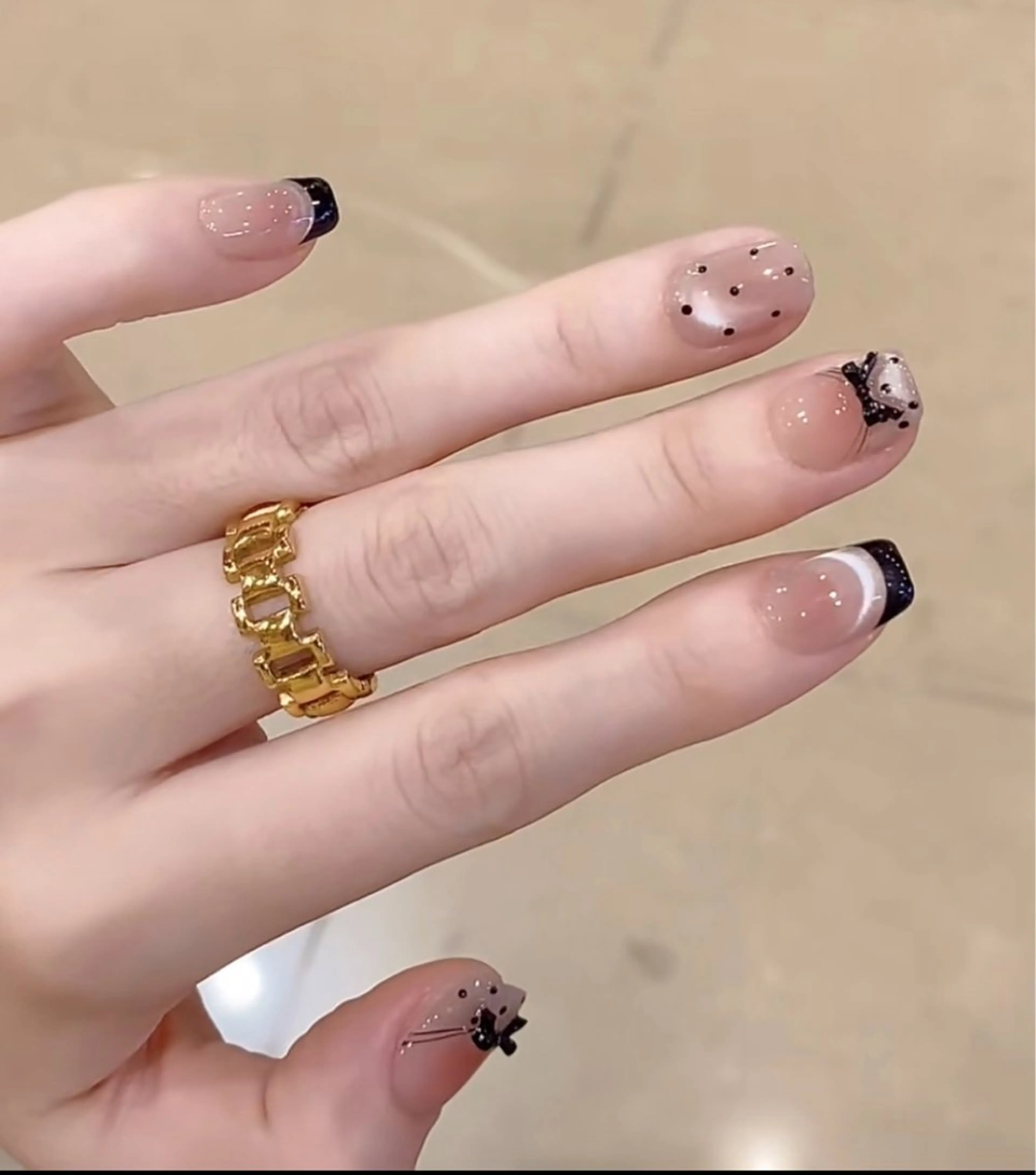 🎀🉐チッブ長さ出し+パーツ２個🎀🉐マグネットネイルの写真