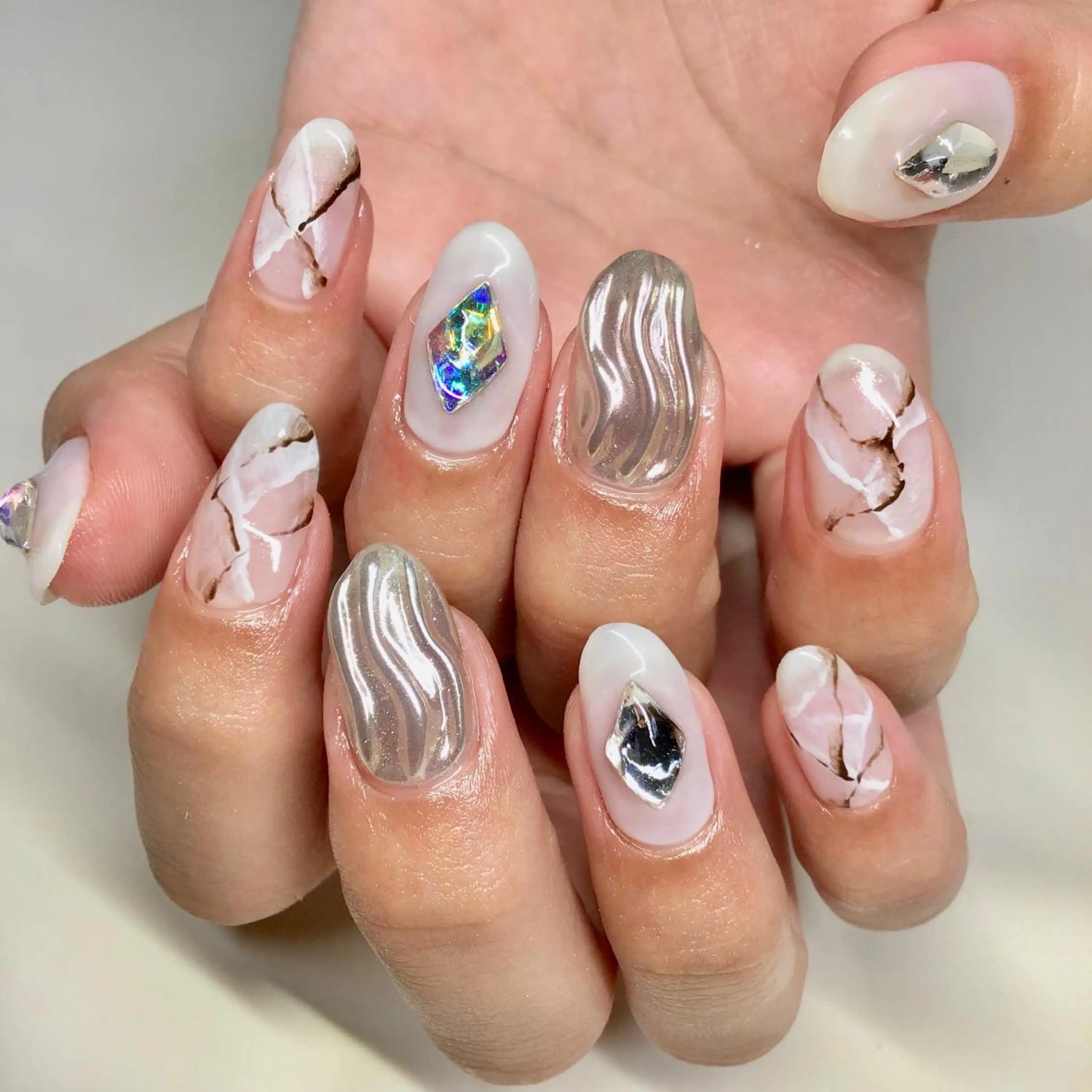 カラー ネイル マツエク・マツパ 福田 加奈のネイルデザイン