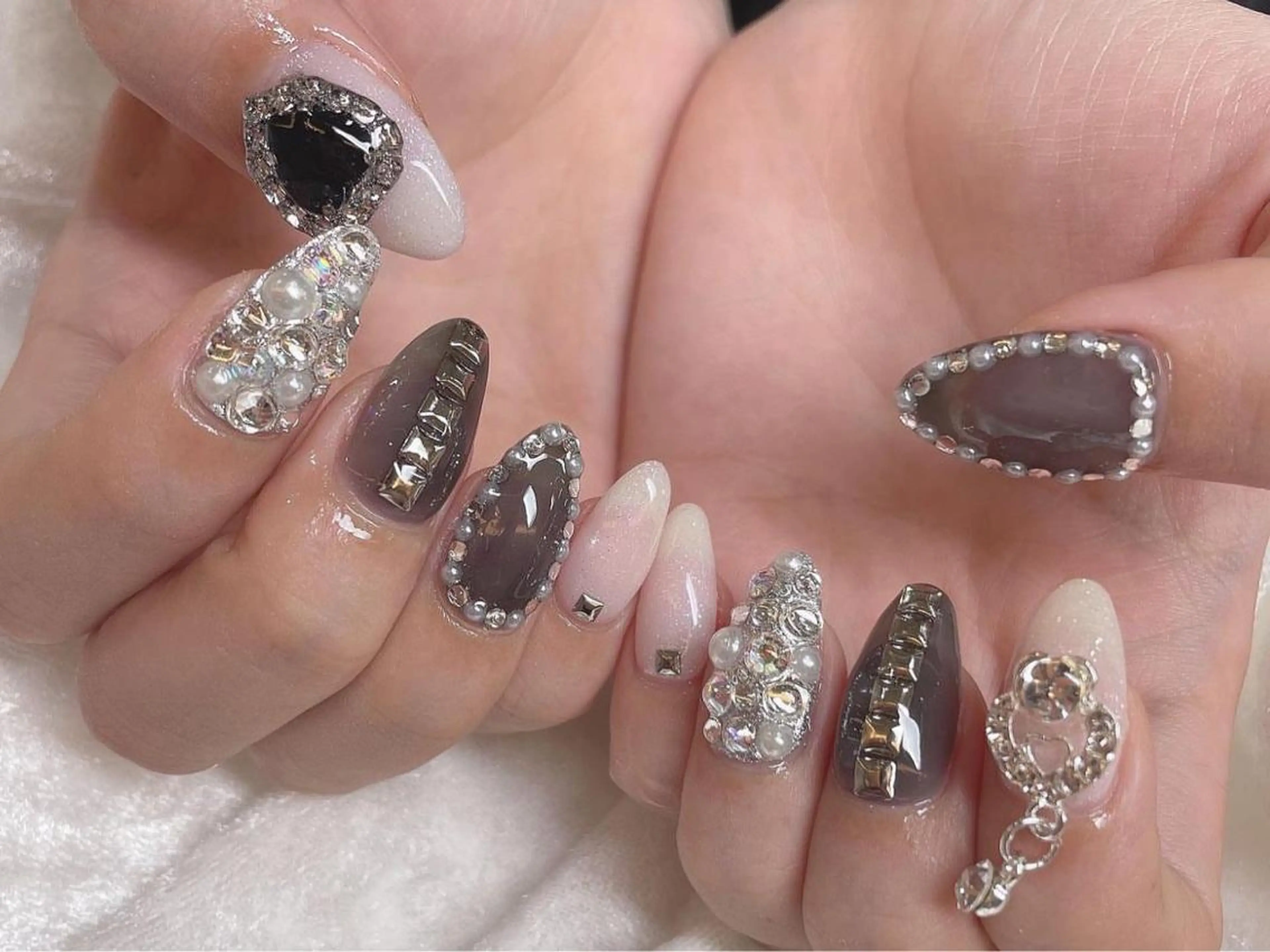 ネイル ハンドネイル VIVIAN リサのネイルデザイン