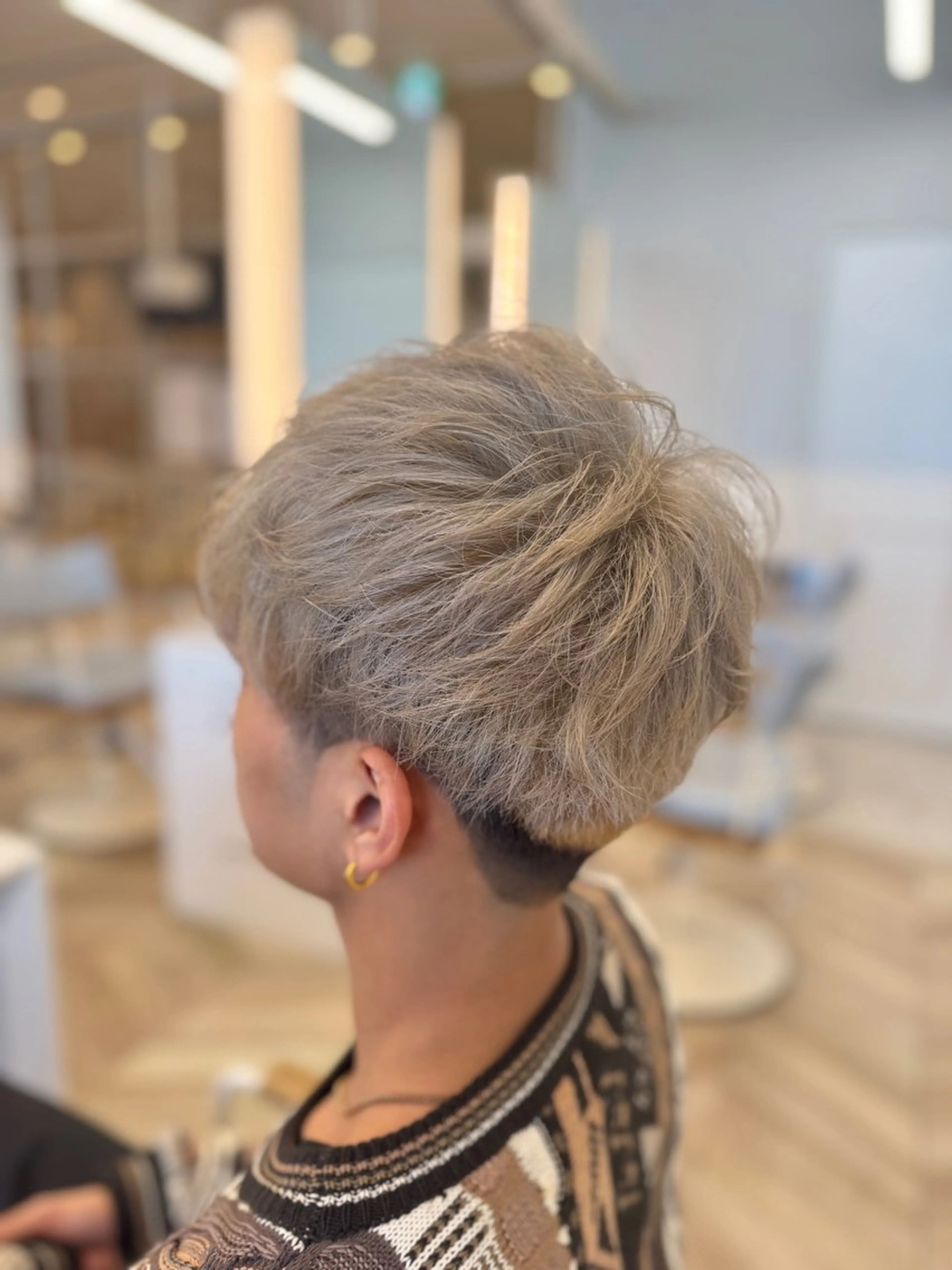 ミディアム カット ヘアカラー ブリーチカラー✨ 駒場　笙のヘアスタイル