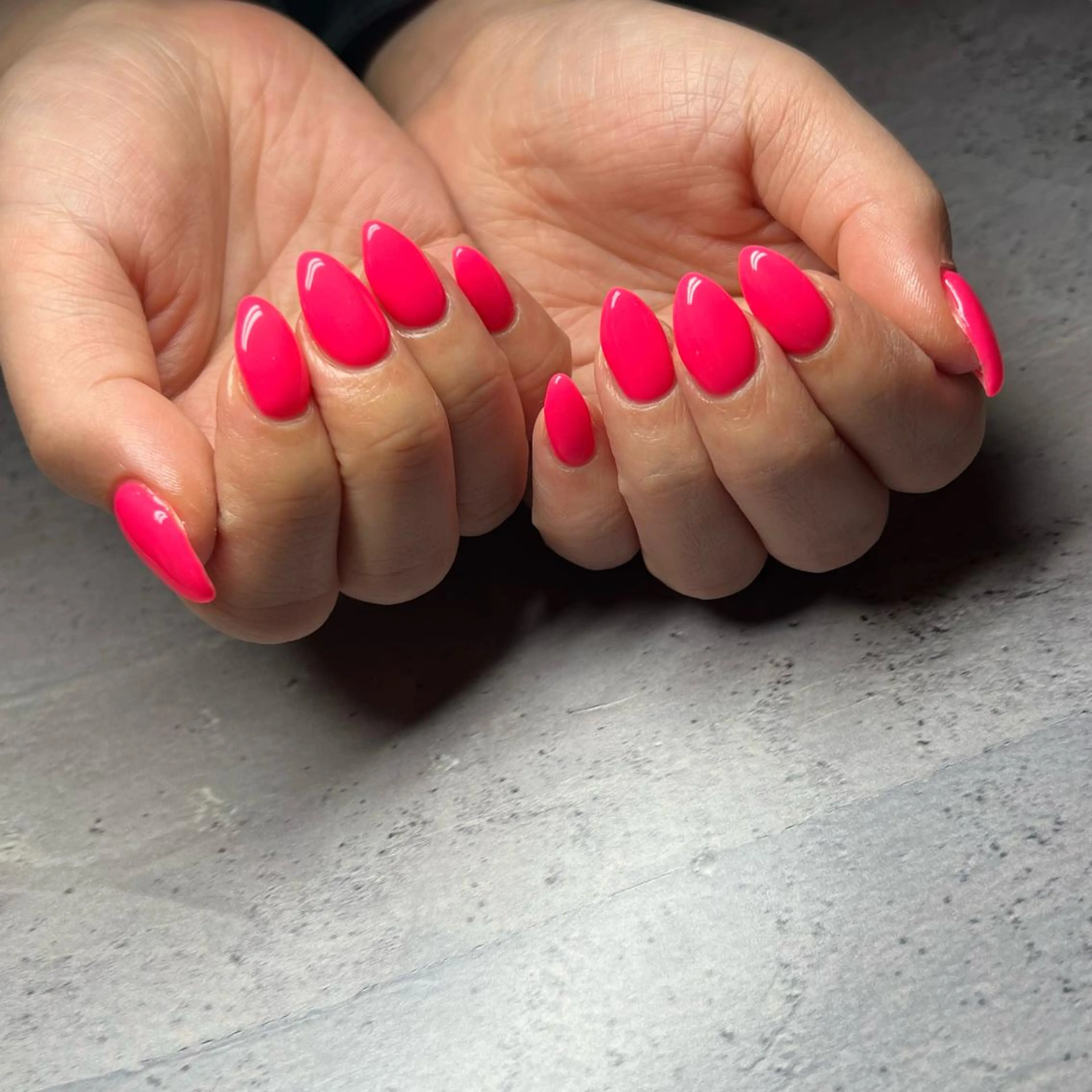 ネイル ピンク ハンドネイル 𝐫𝐚𝐢 𝐧𝐚𝐢𝐥の眉毛・アイブロウイメージ