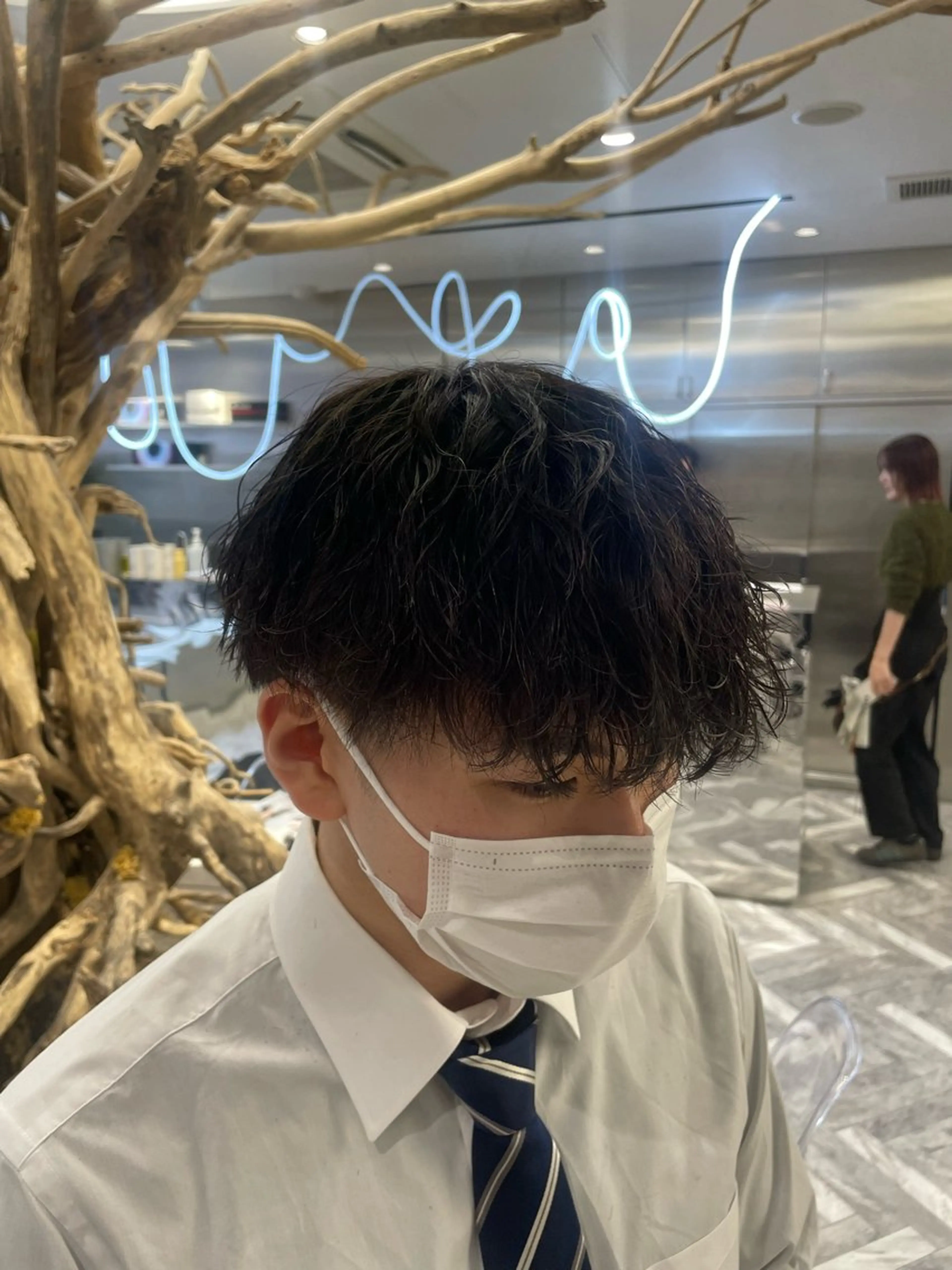 ショート パーマ メンズ メンズメッシュ メンズパーマ メンズツイストパーマ 波巻きパーマ スパイラルパーマ カット パーマ フェザーショート⚡️ REONのヘアスタイル