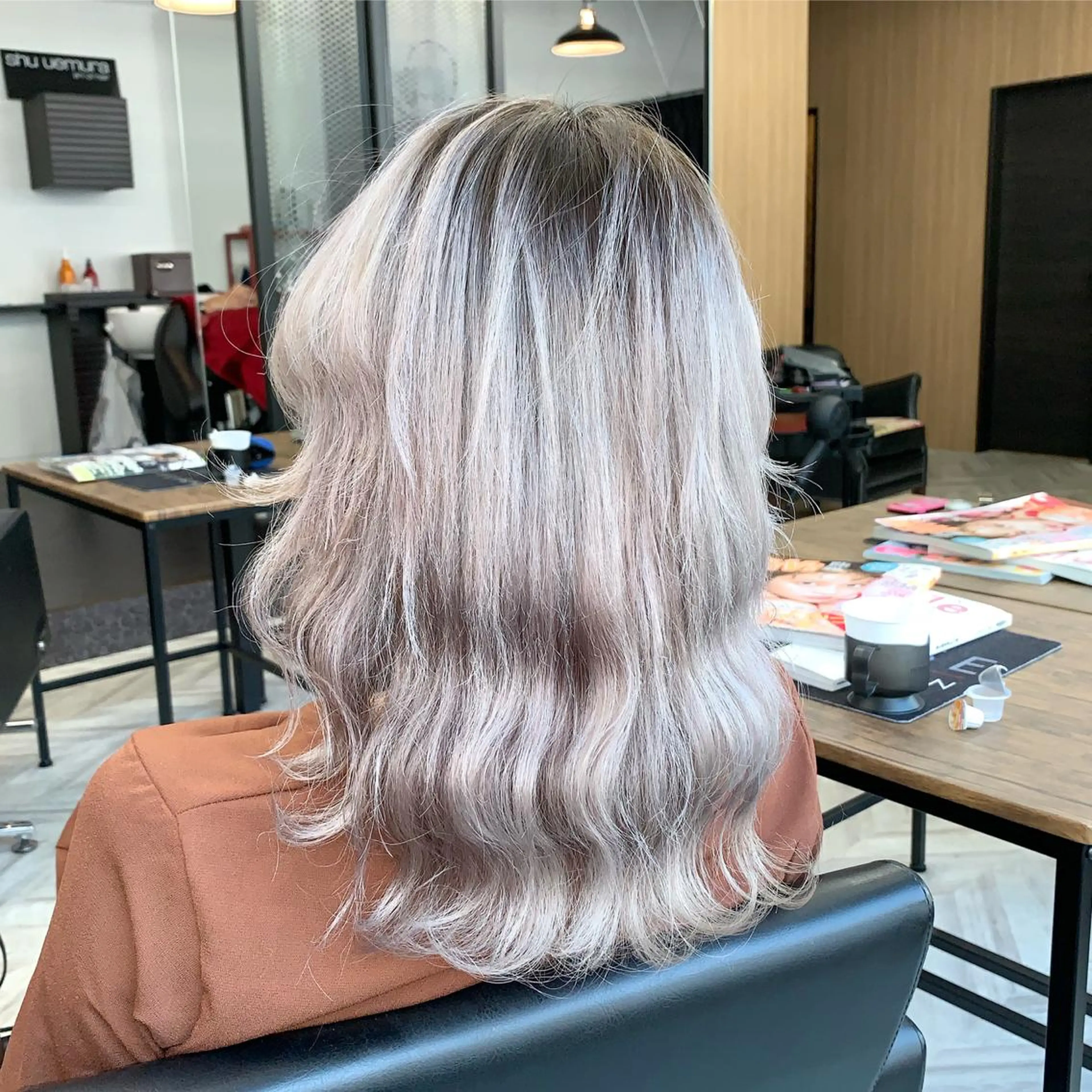 【ミニモ限定】⚜️ホワイトカラーへ⚜️ケアブリーチ2回＋オンカラー＋TR黒染め歴ありの方にもおすすめメニューの写真