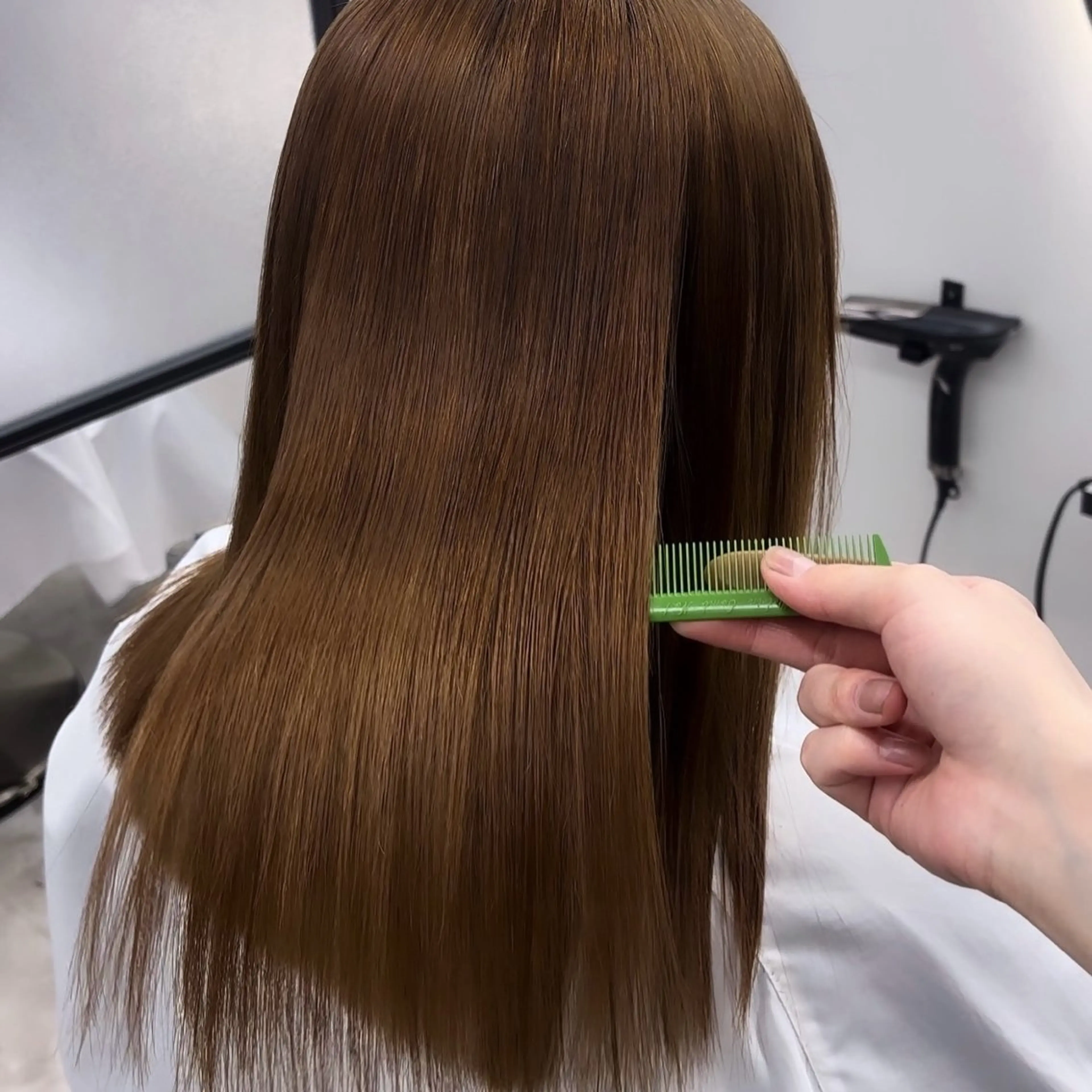 『ご新規様限定‼️』ブリーチ縮毛矯正💚ブリーチ毛でも艶のある指通りの良い髪へ✨✨の写真