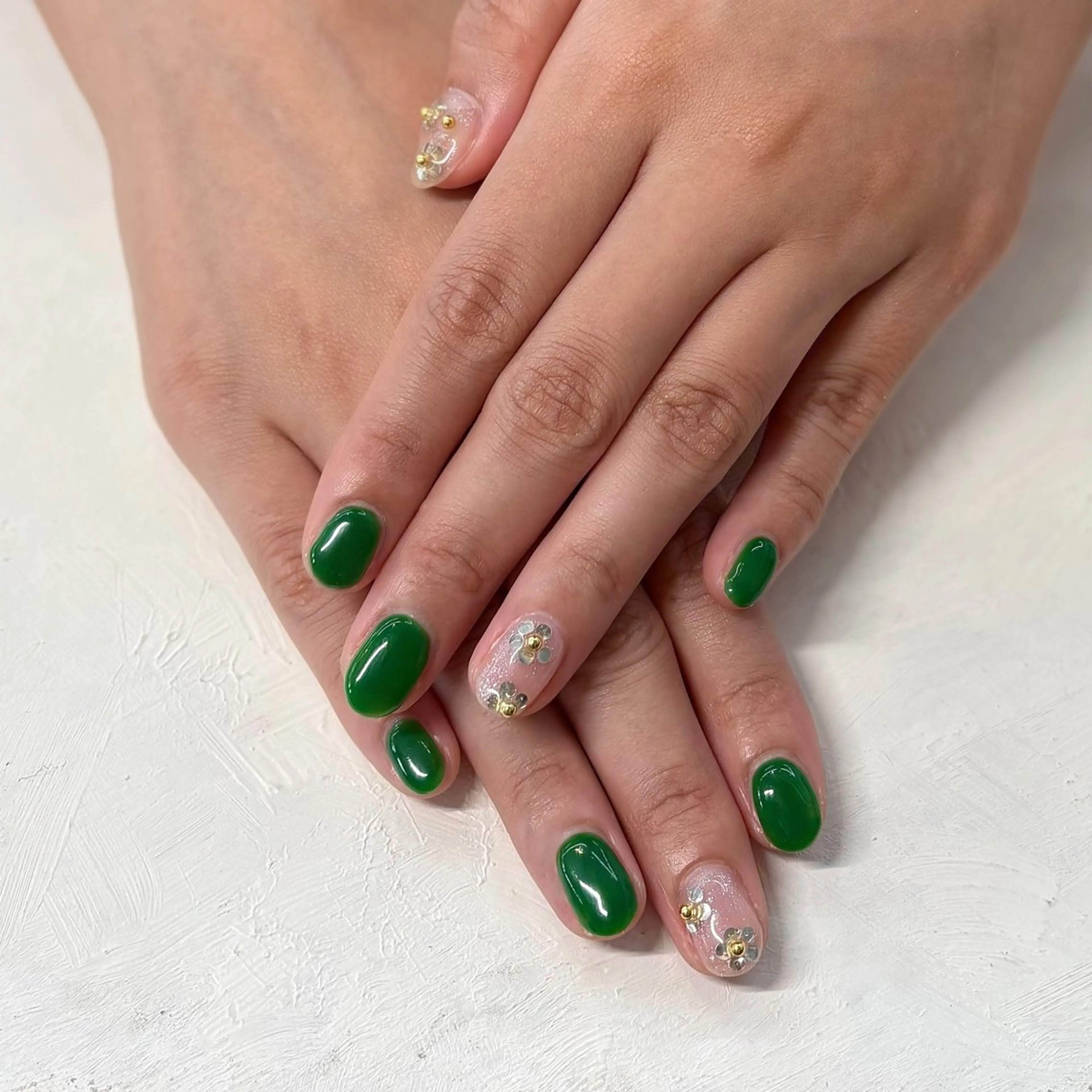 （オフなし）ワンカラーと2本アート（アートは画像のデザイン）の写真