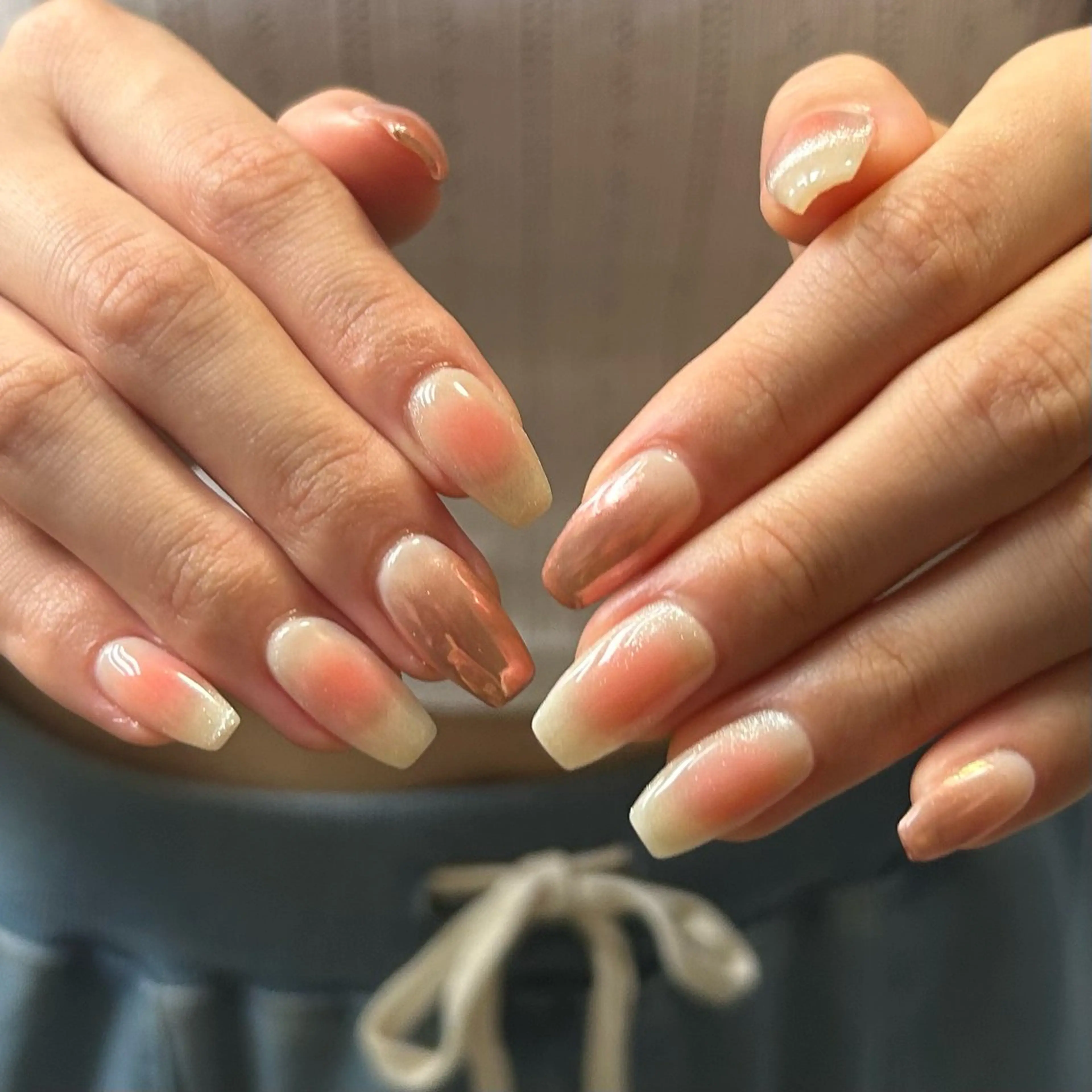 ネイル チークネイル グラデーション マグネットネイル ミラーネイル ピンク shine'an fuka🌿🫧のネイルデザイン