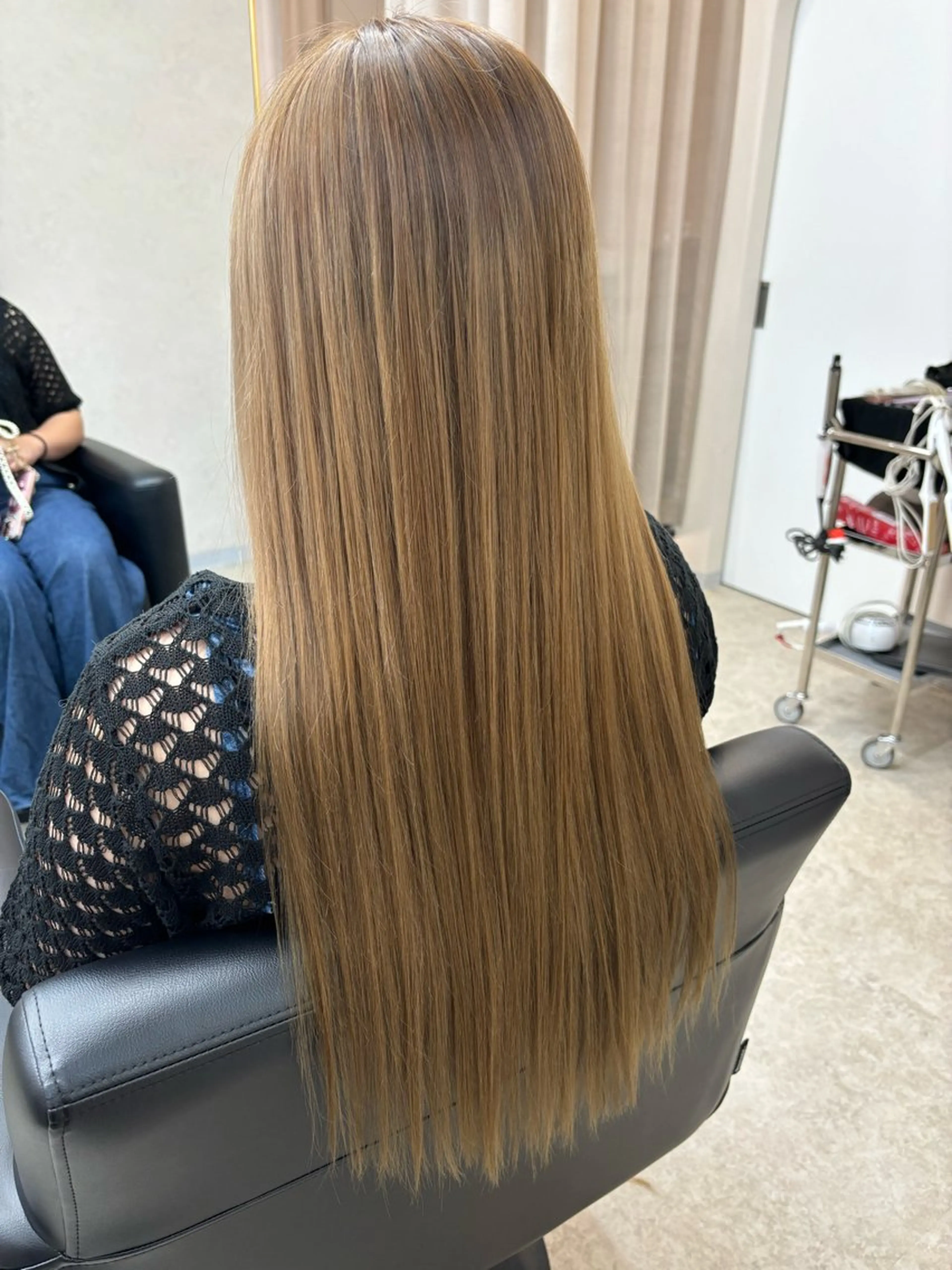 ロング カラー ブリーチ 角谷 靖子のヘアスタイル