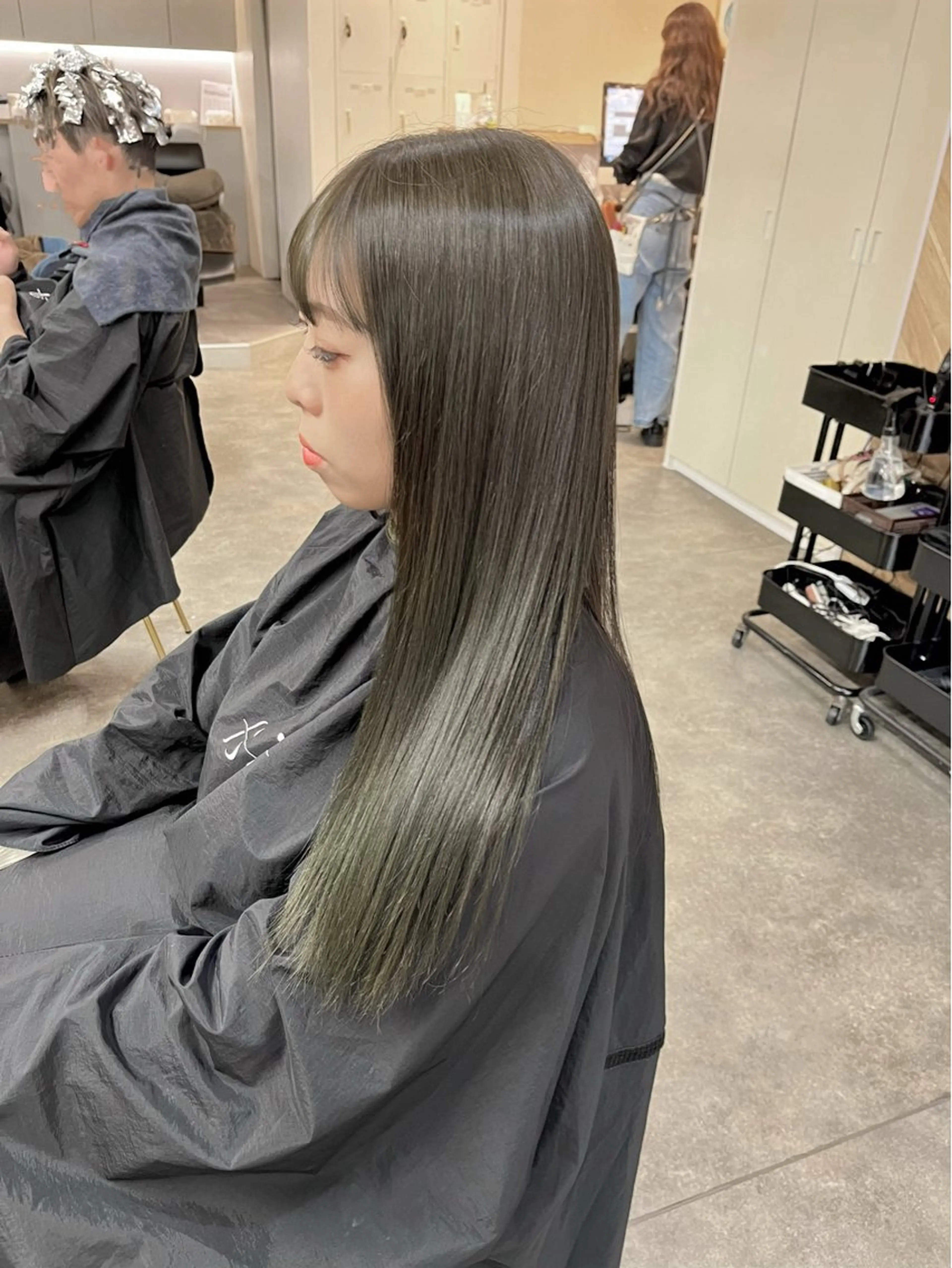 ロング カラー 透明感カラー オリーブカラー トリートメント sia所属・縮毛矯正🪞 髪質改善特化谷名勇輝のヘアスタイル