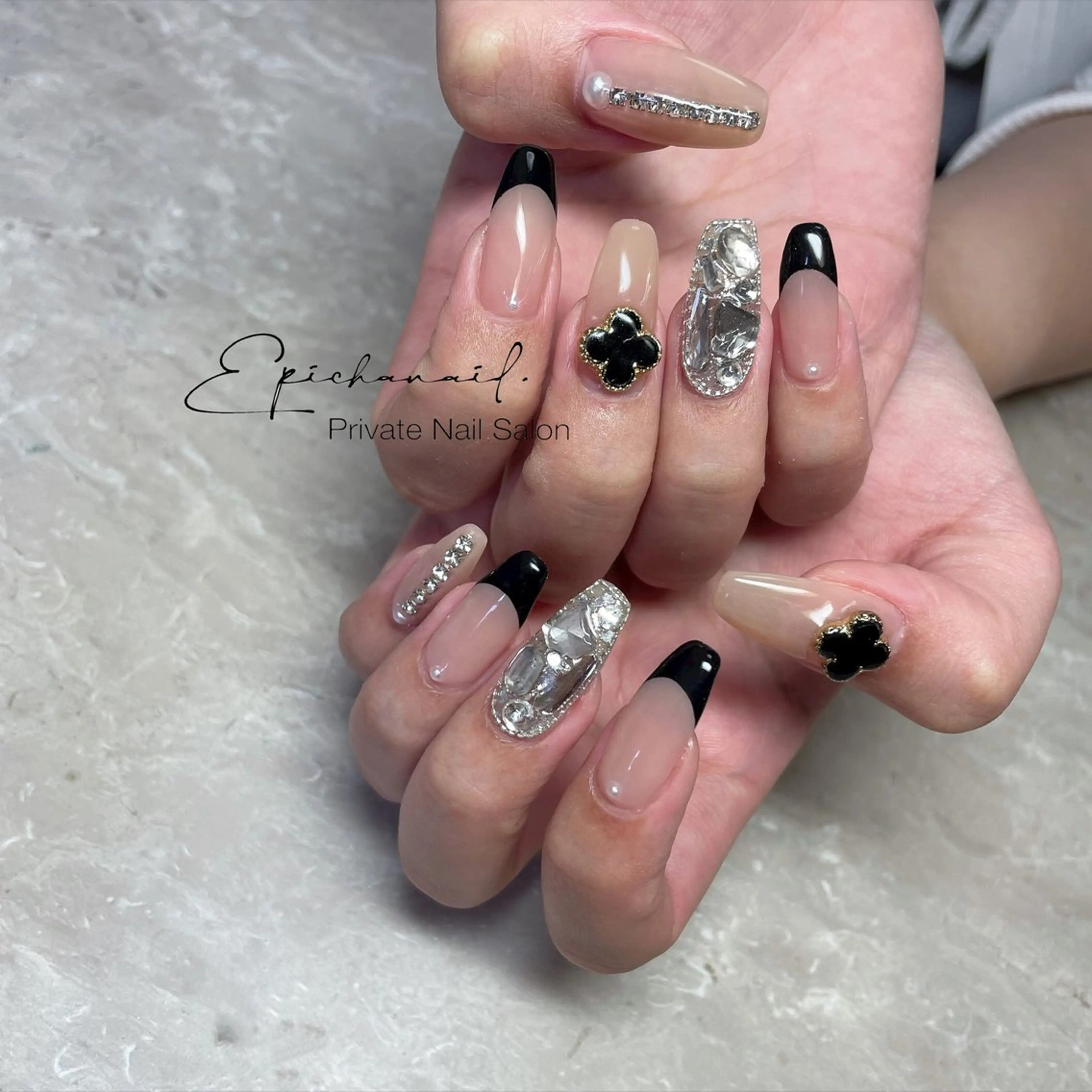 ネイル フレンチネイル ストーンネイル EPICHA NAILのネイルデザイン