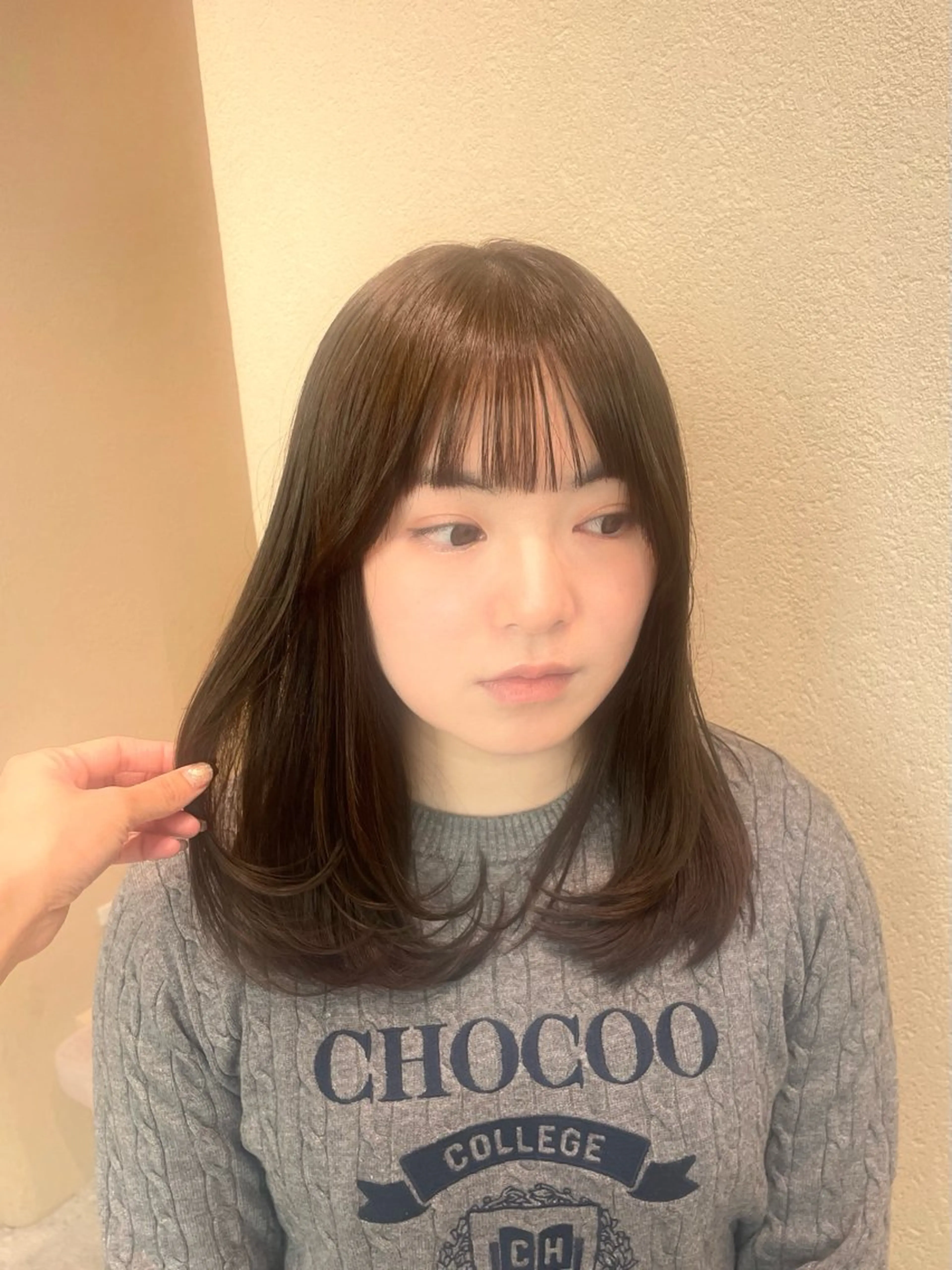 ミディアム レイヤーカット ローレイヤー カット ヘアカラー トリートメント 暖色系カラー/オリー ブカラー💚宮城のヘアスタイル
