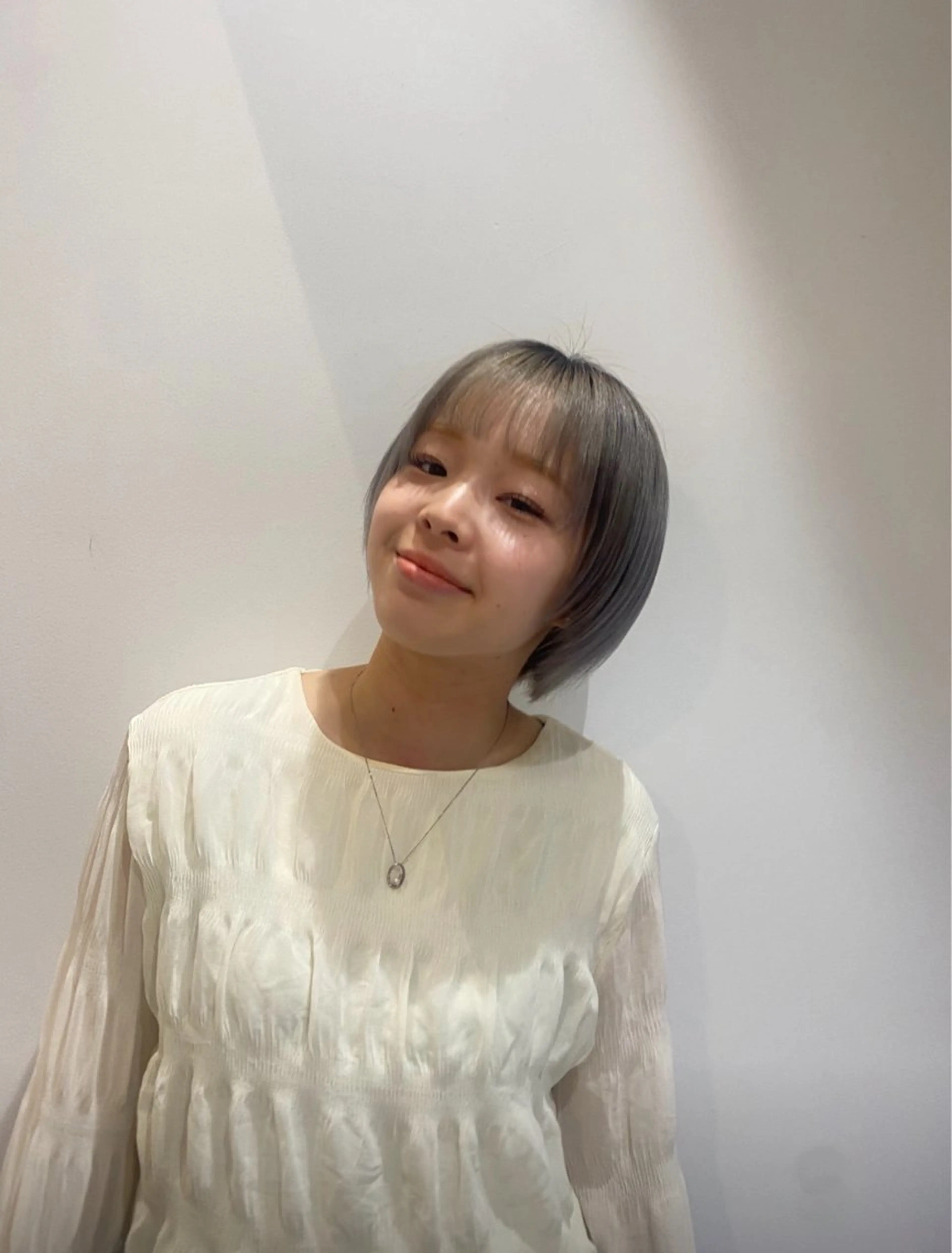 ショート ヘアカラー hana _のヘアスタイル