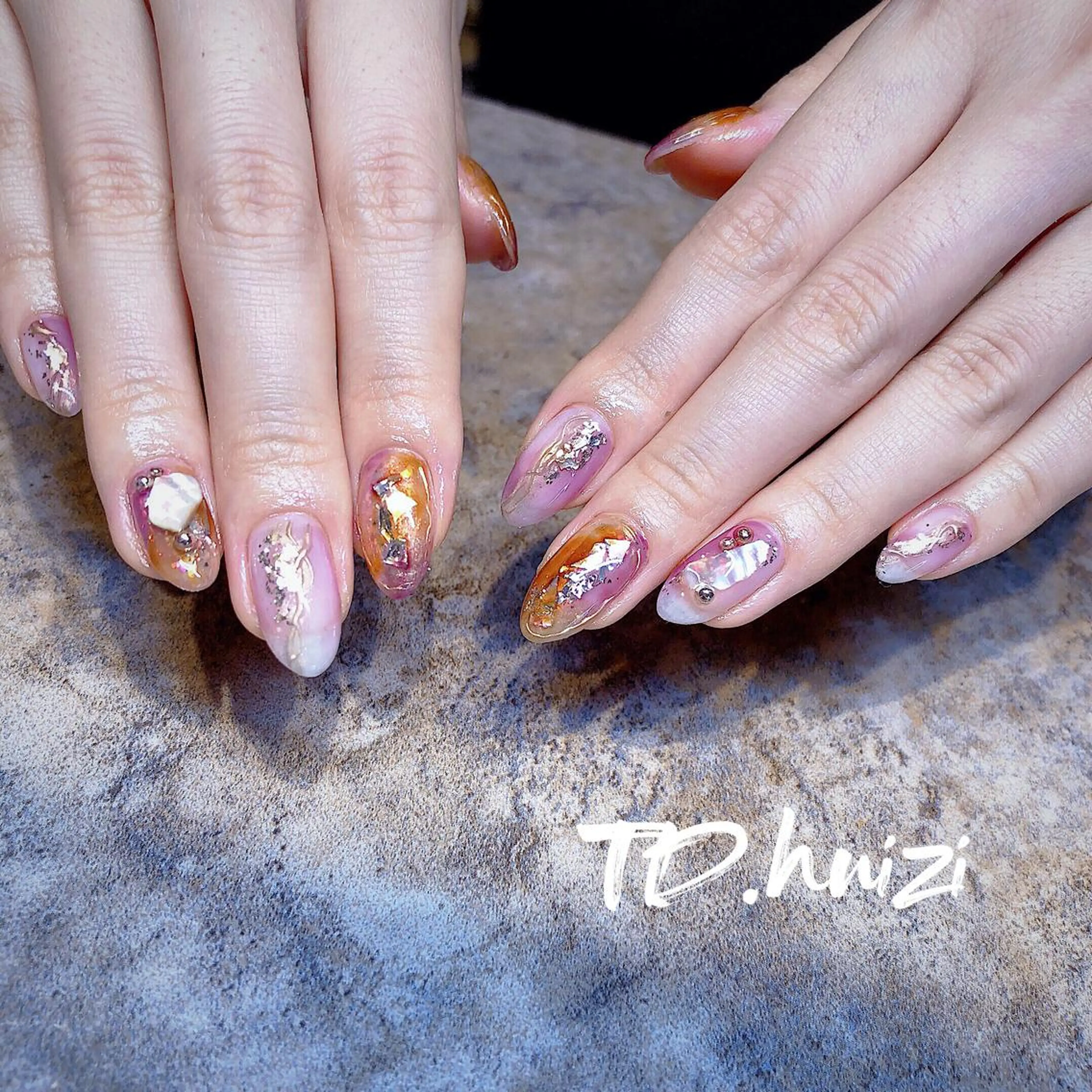 ミディアム めぐみのネイルサロン 惠のネイルデザイン