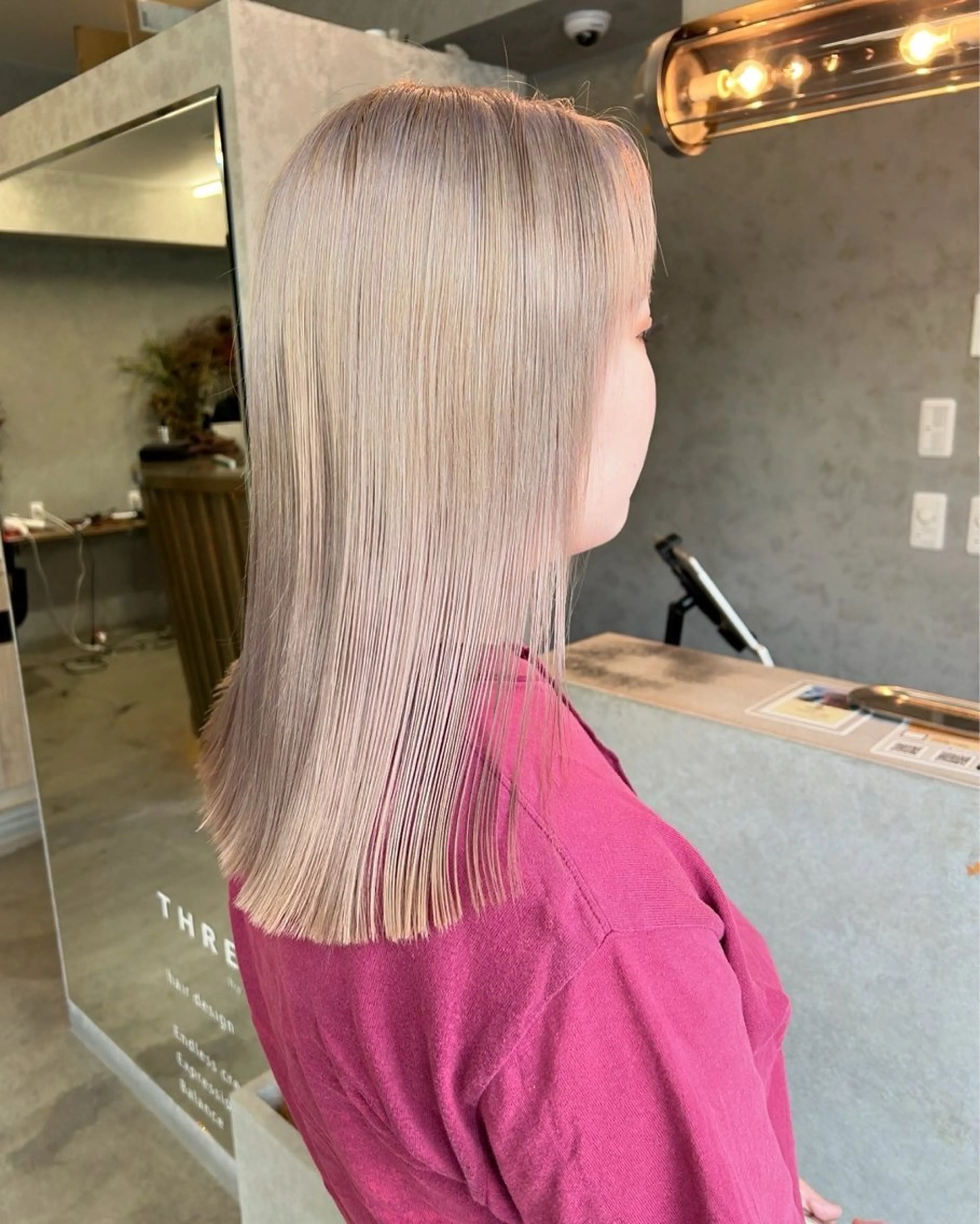 セミロング ななみ/博多/ ブリーチ/髪質改善のヘアスタイル