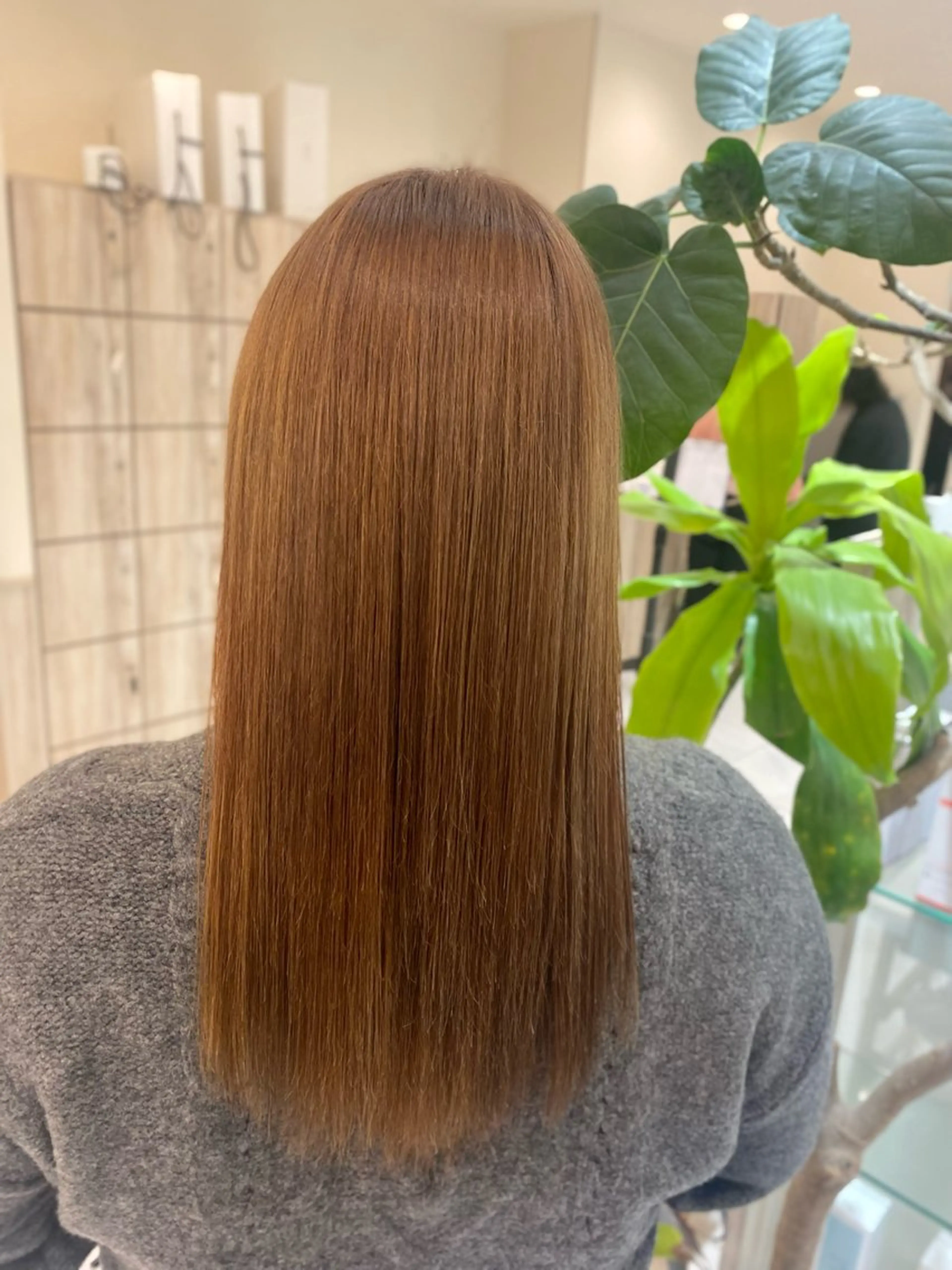 セミロング カラー GRANDEUR やまだかなのヘアスタイル