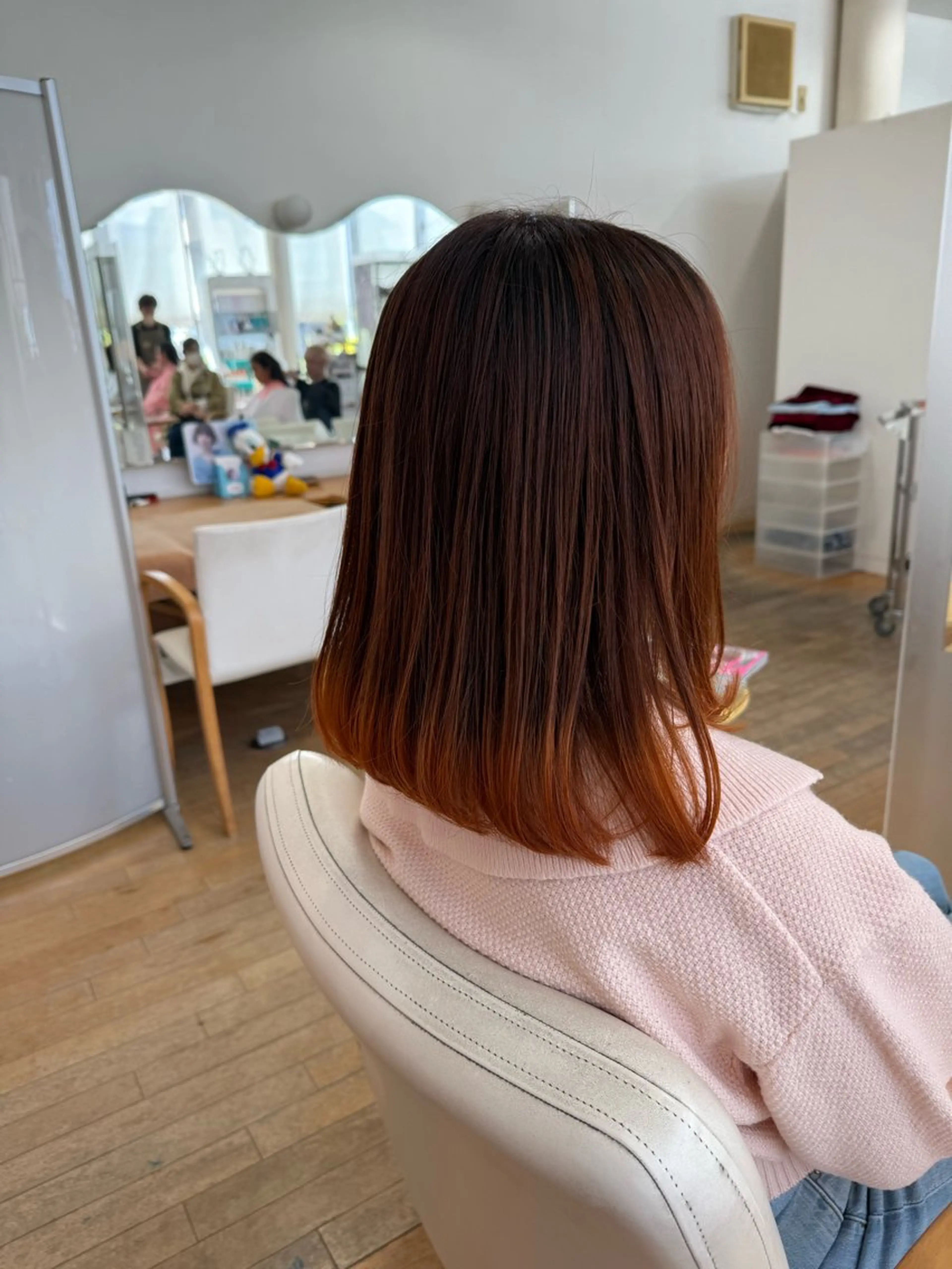 カラー グラデーションカラー オレンジ CO&CO HAIR所属・山本 瑠華のヘアスタイル