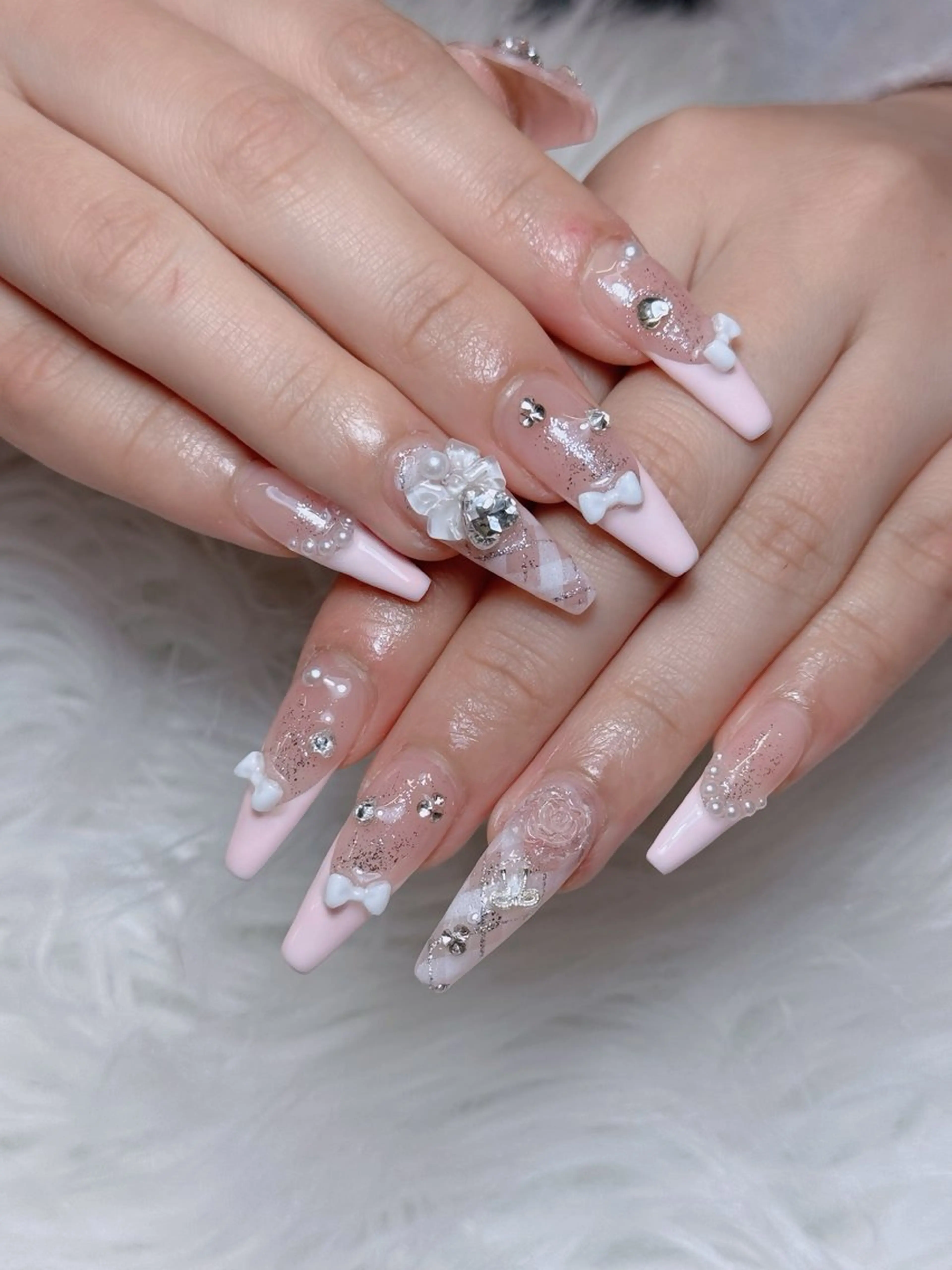 ネイル オーロラネイル チークネイル フットネイル フレンチネイル 韓国ネイル ハンドネイル Lumi Nailのネイルデザイン