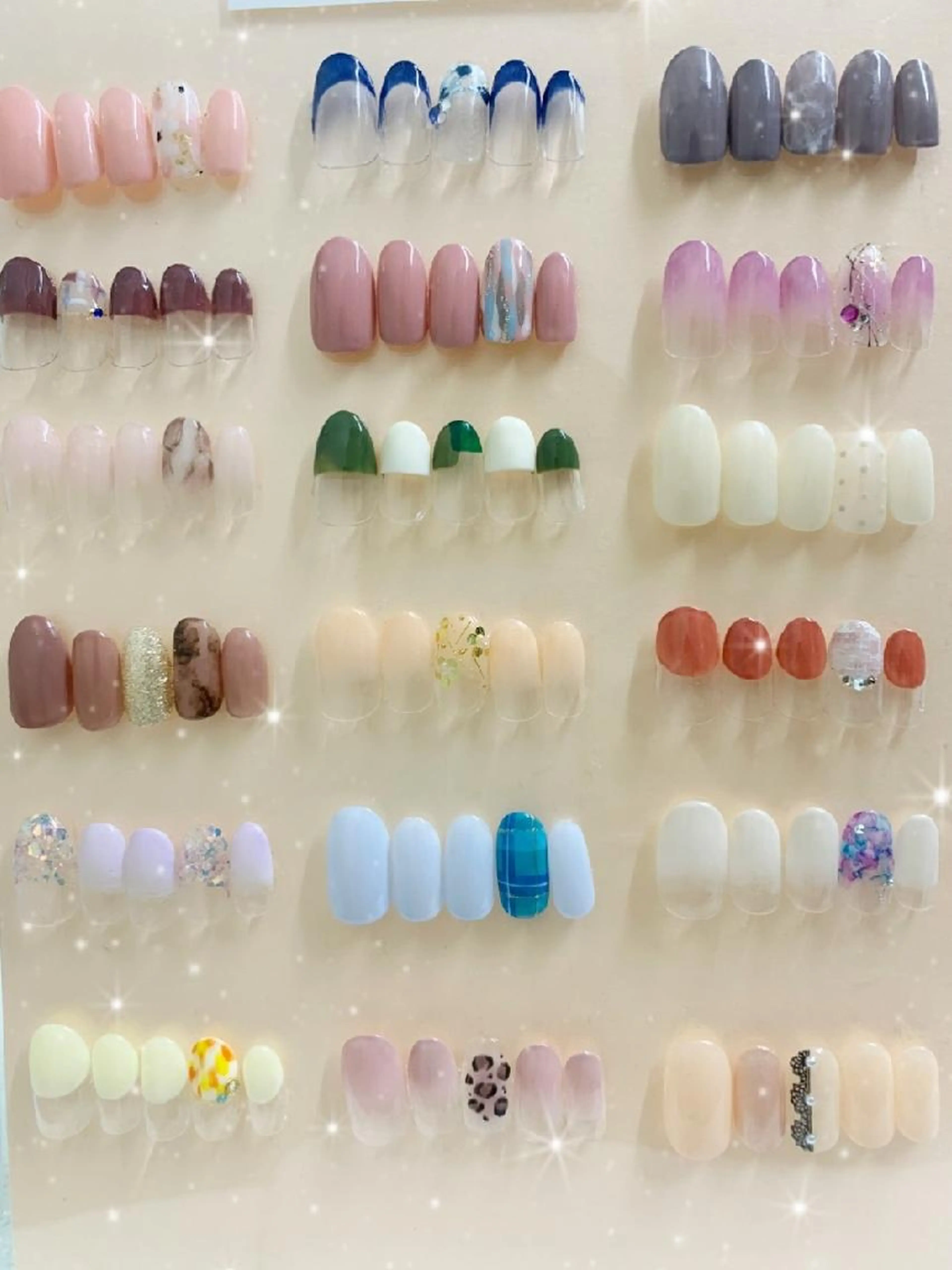 ハンドジェル☆オフ込み☆シンプルアート☆甘皮ケア付きの写真