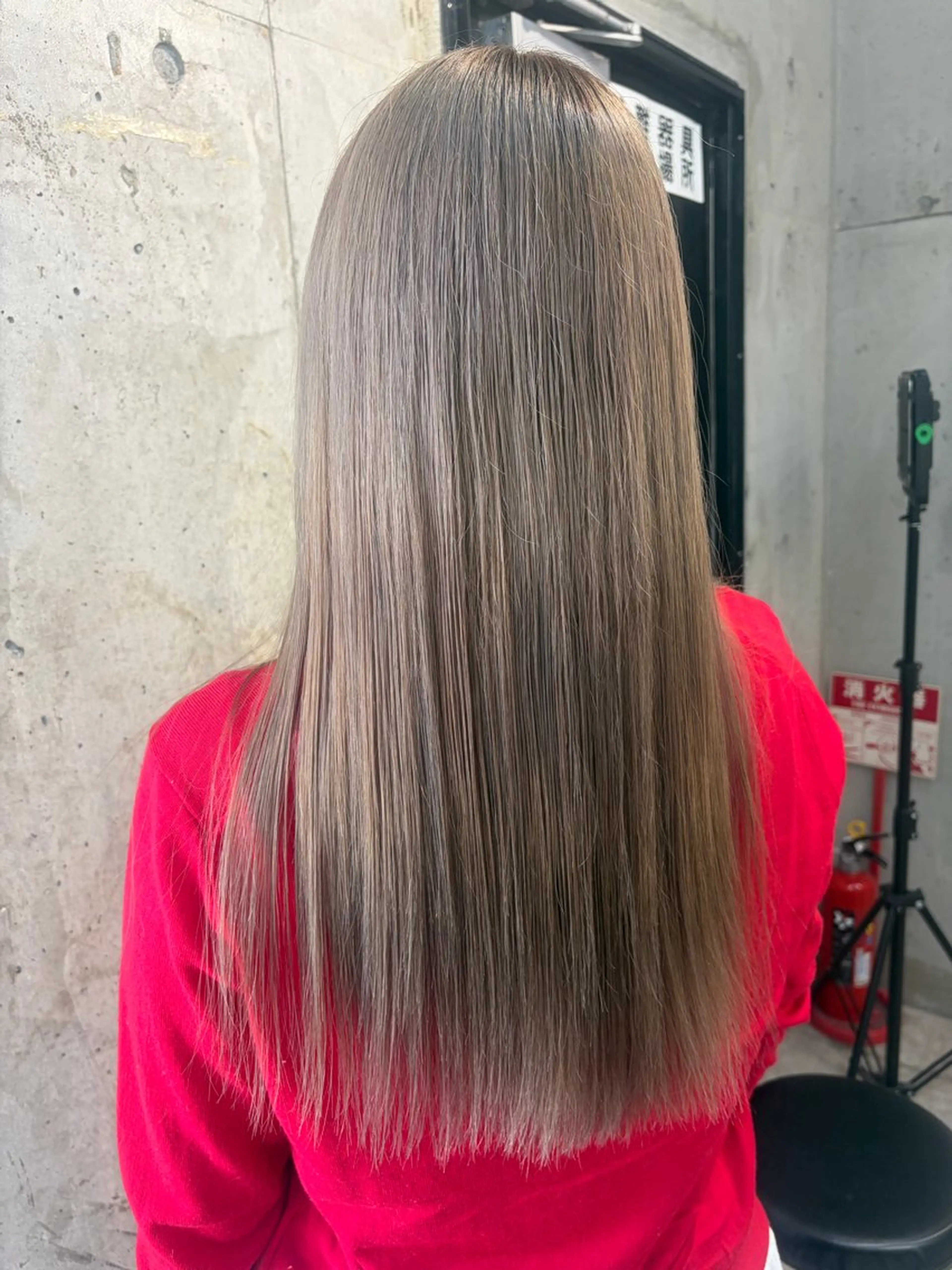 ロング カラー ベージュカラー オリーブベージュ ヘアカラー [lani ] konatsuのヘアスタイル