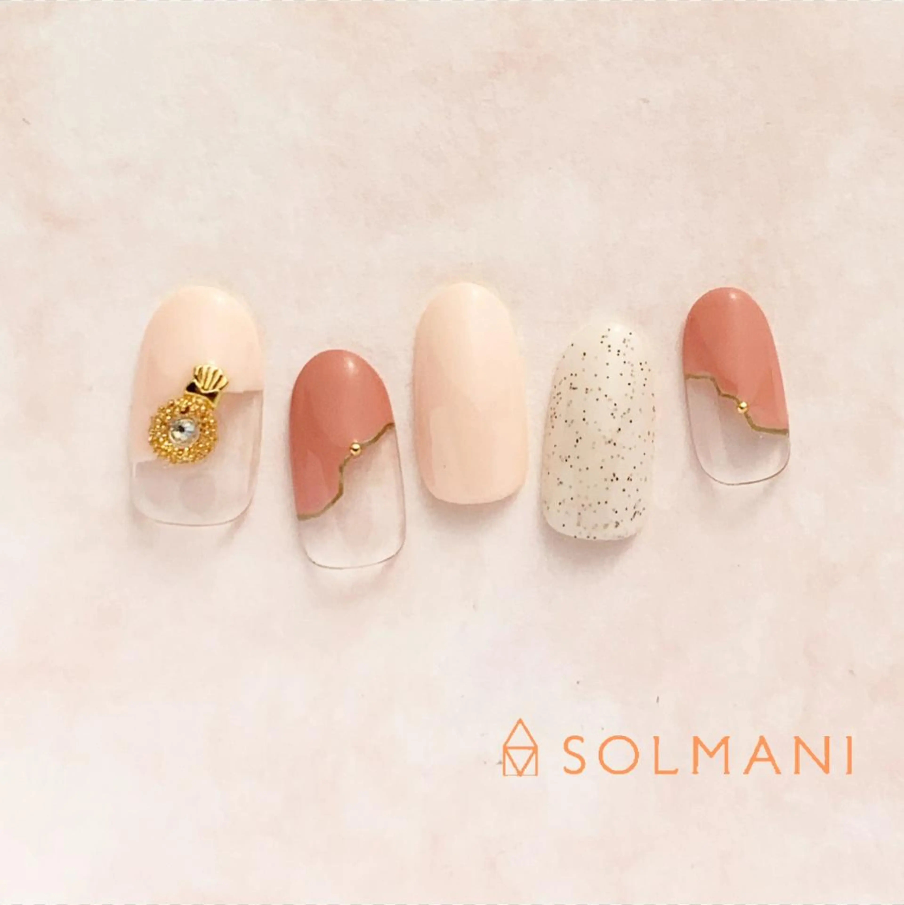 ネイル フレンチネイル ニュアンスネイル SOLMANI 予約担当のネイルデザイン