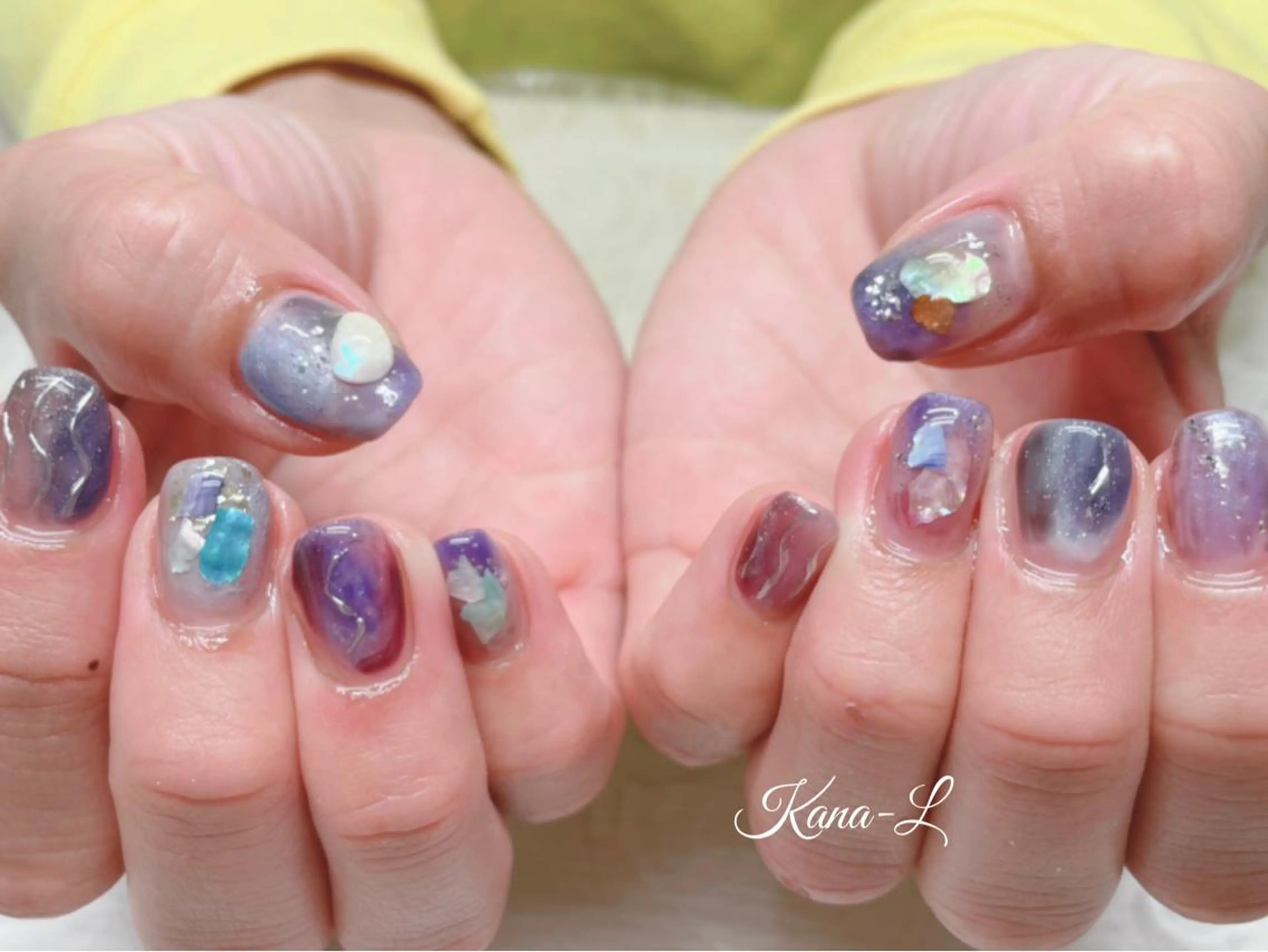 ネイル 芦辺 香奈のネイルデザイン