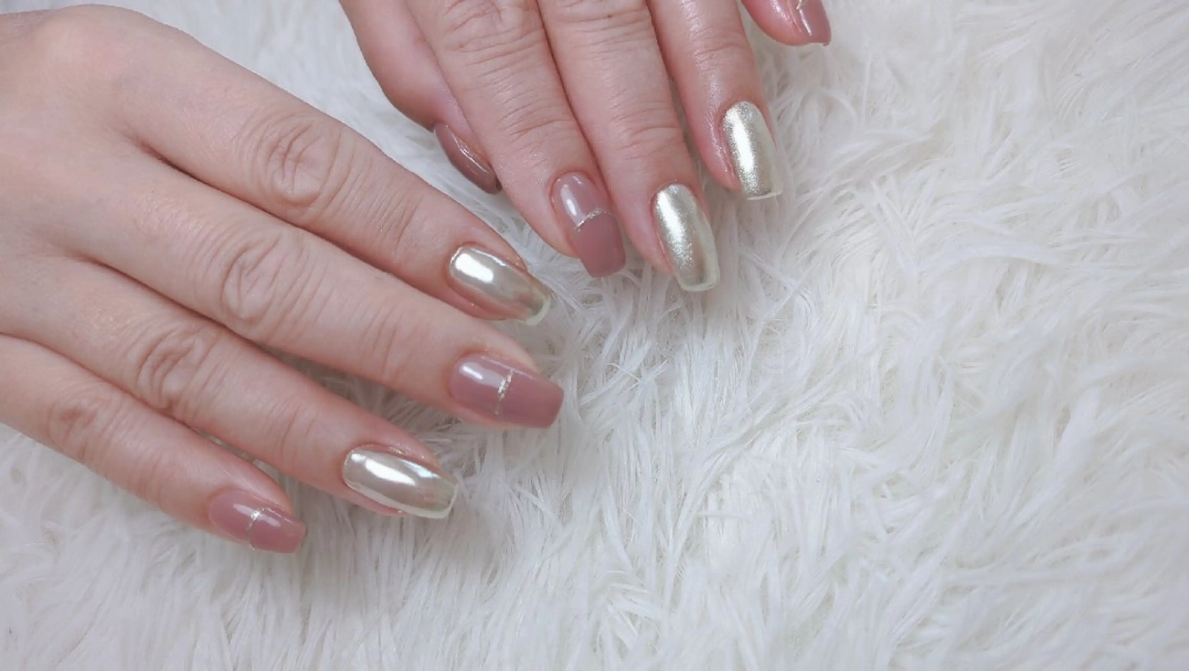 ミディアム ハンドネイル Nailspeace Omalyのネイルデザイン