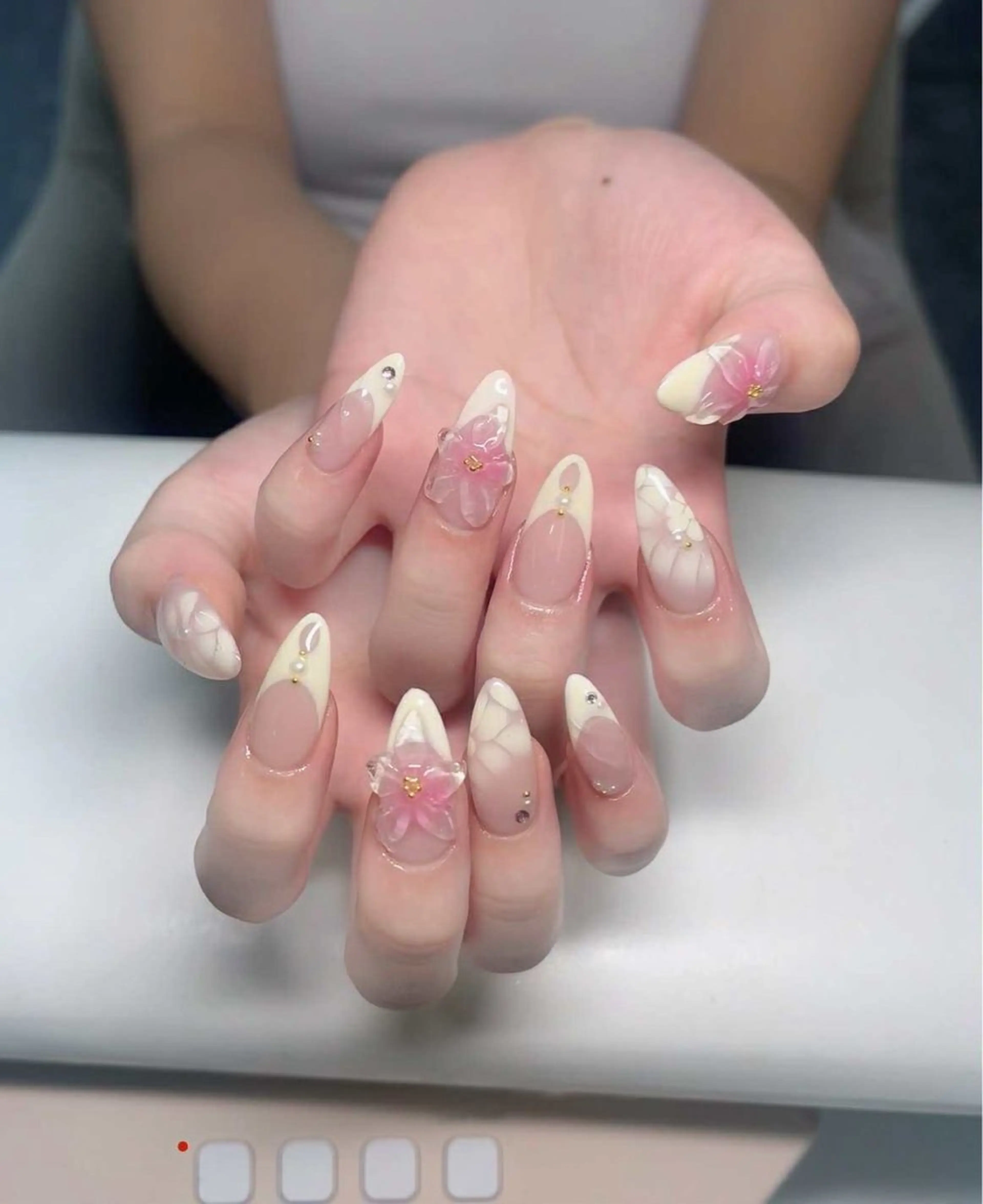 ネイル ジェルネイル グラデーション ロングネイル 持ち込み スカルプネイル ハンドネイル MIYU nail リナのネイルデザイン