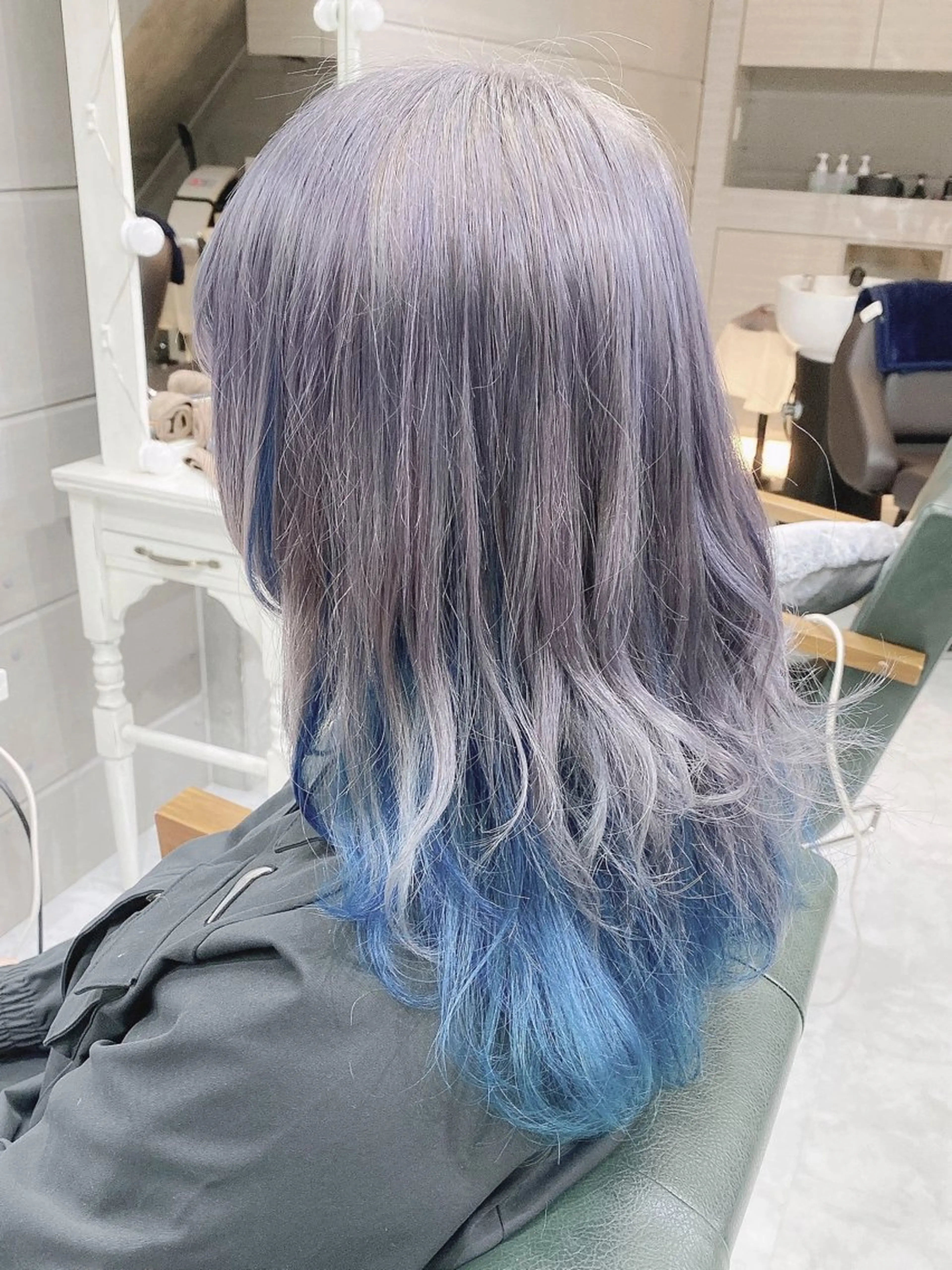 セミロング カラー ヘアアレンジ ブリーチ ケアブリーチ 透明感カラー デザインカラー ハイトーンカラー 𝐑𝐈𝐍𝐊𝐀 🐷🖤のヘアスタイル