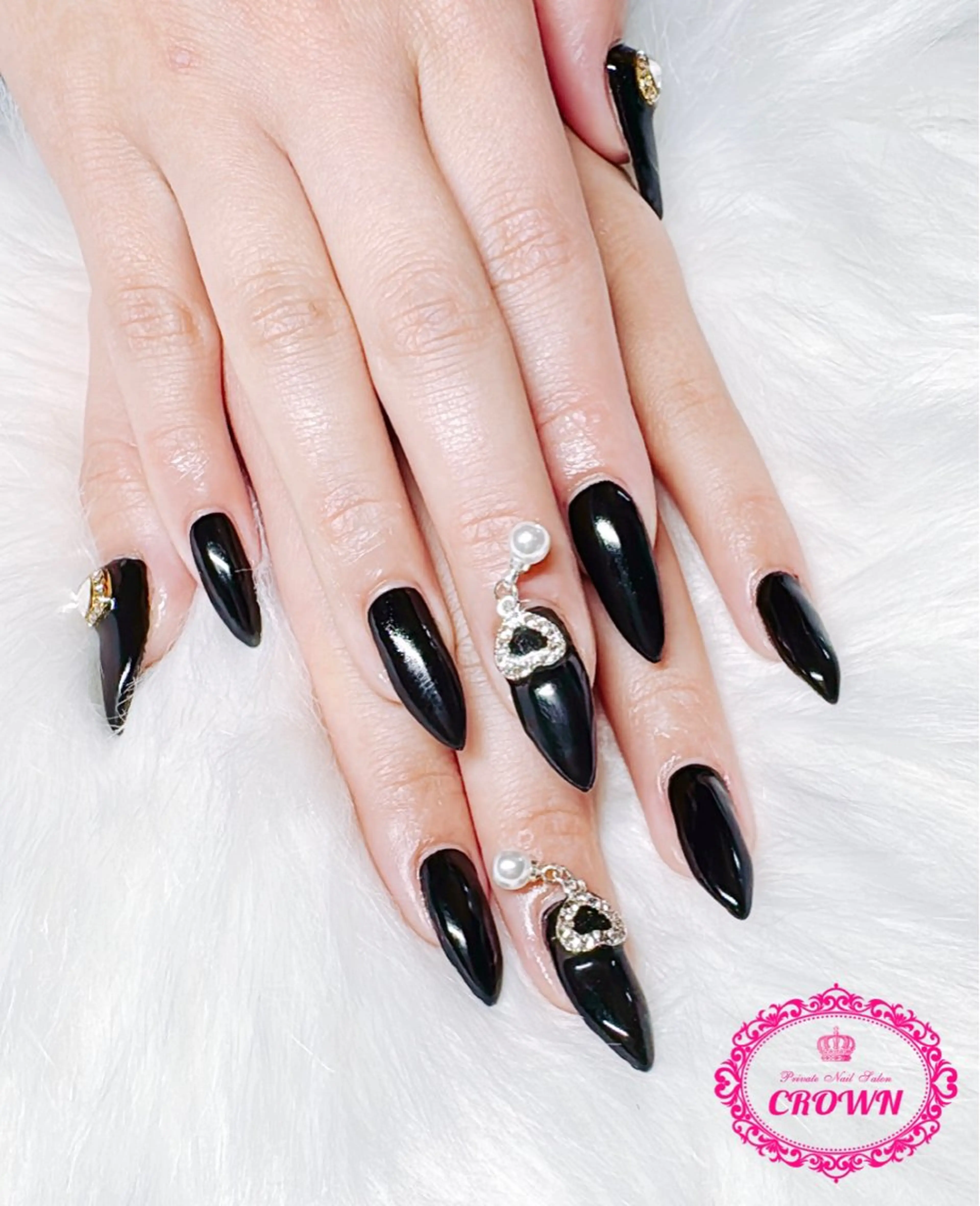 ネイル CROWN プライベートサロンのネイルデザイン