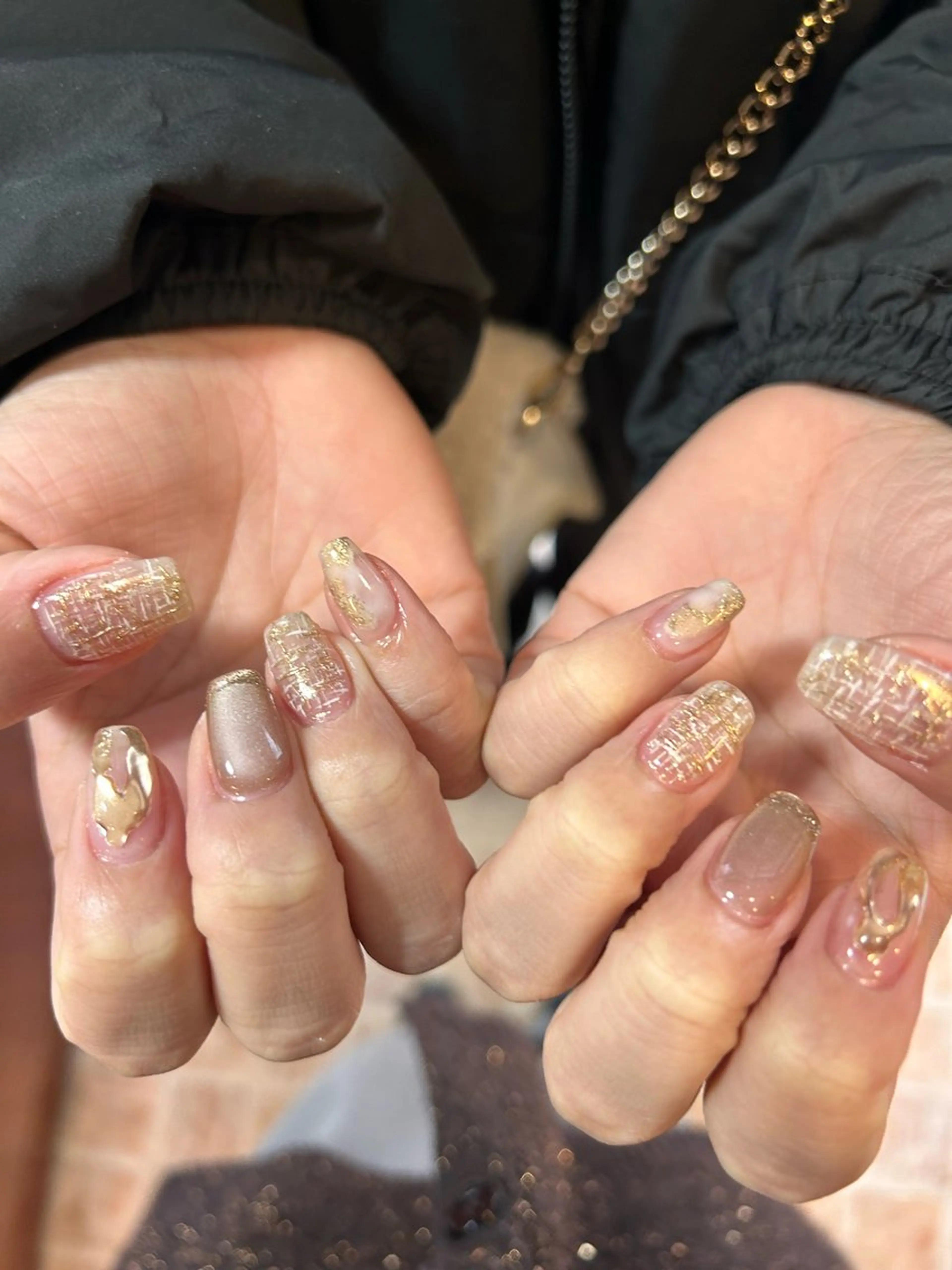 ネイル ゴールド ニュアンスネイル ツイードネイル sun.lino所属・小野寺 千尋のネイルデザイン