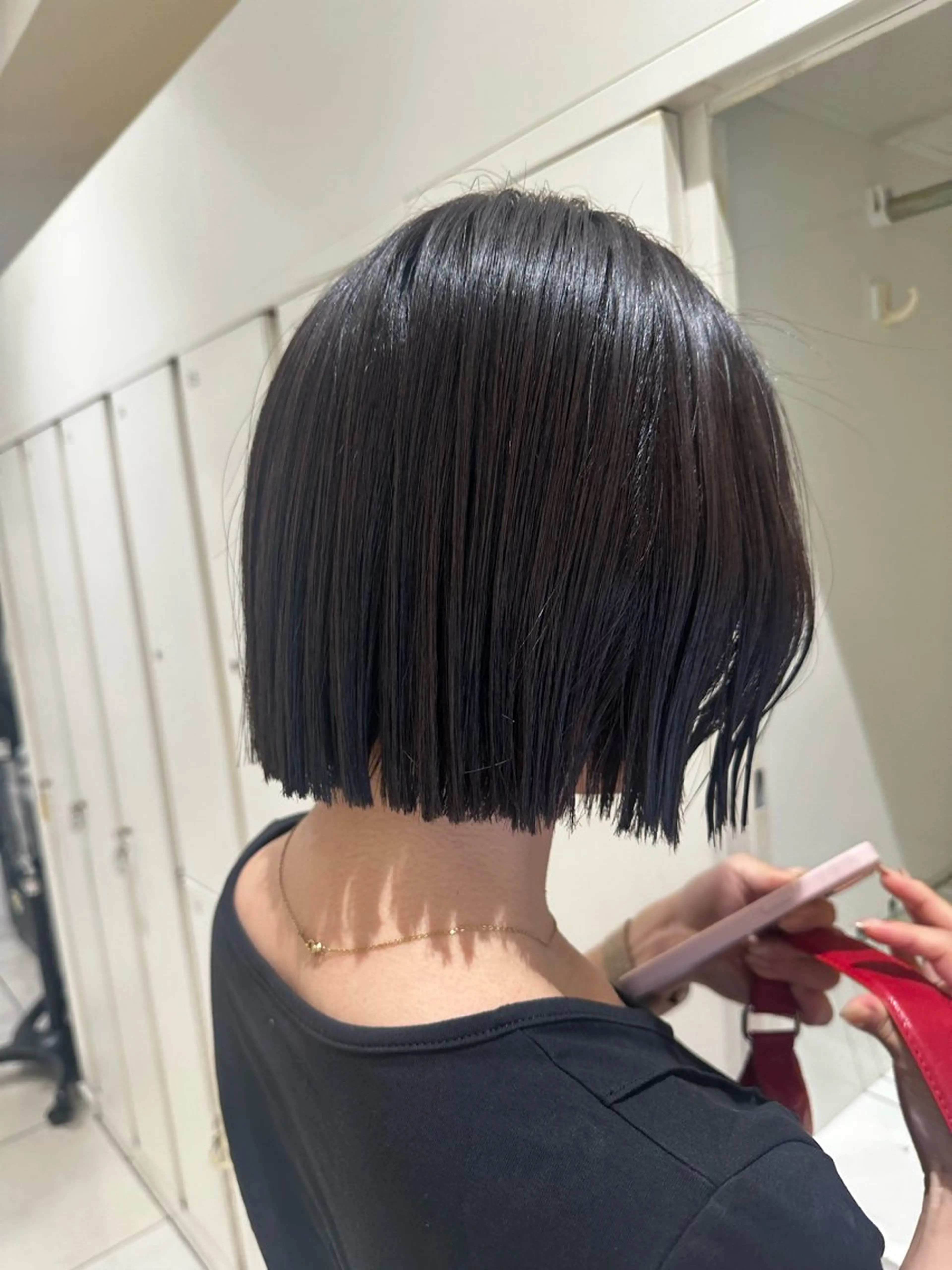 ショート カラー ヘアアレンジ タイトボブ個性派カラ ーAKANEのヘアスタイル