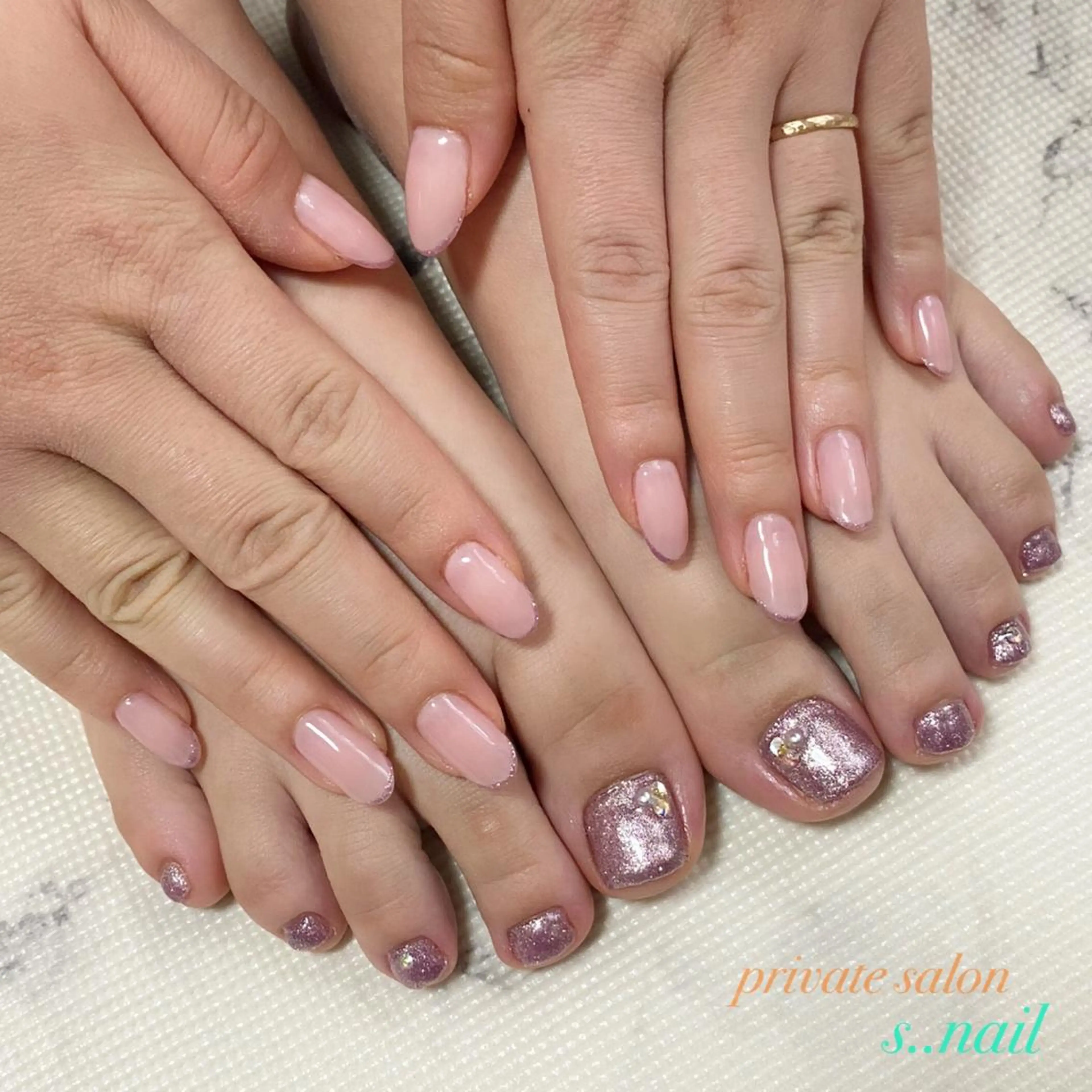 ネイル フットネイル フレンチネイル ラメ(グリッター) s..nail / MORITAのネイルデザイン