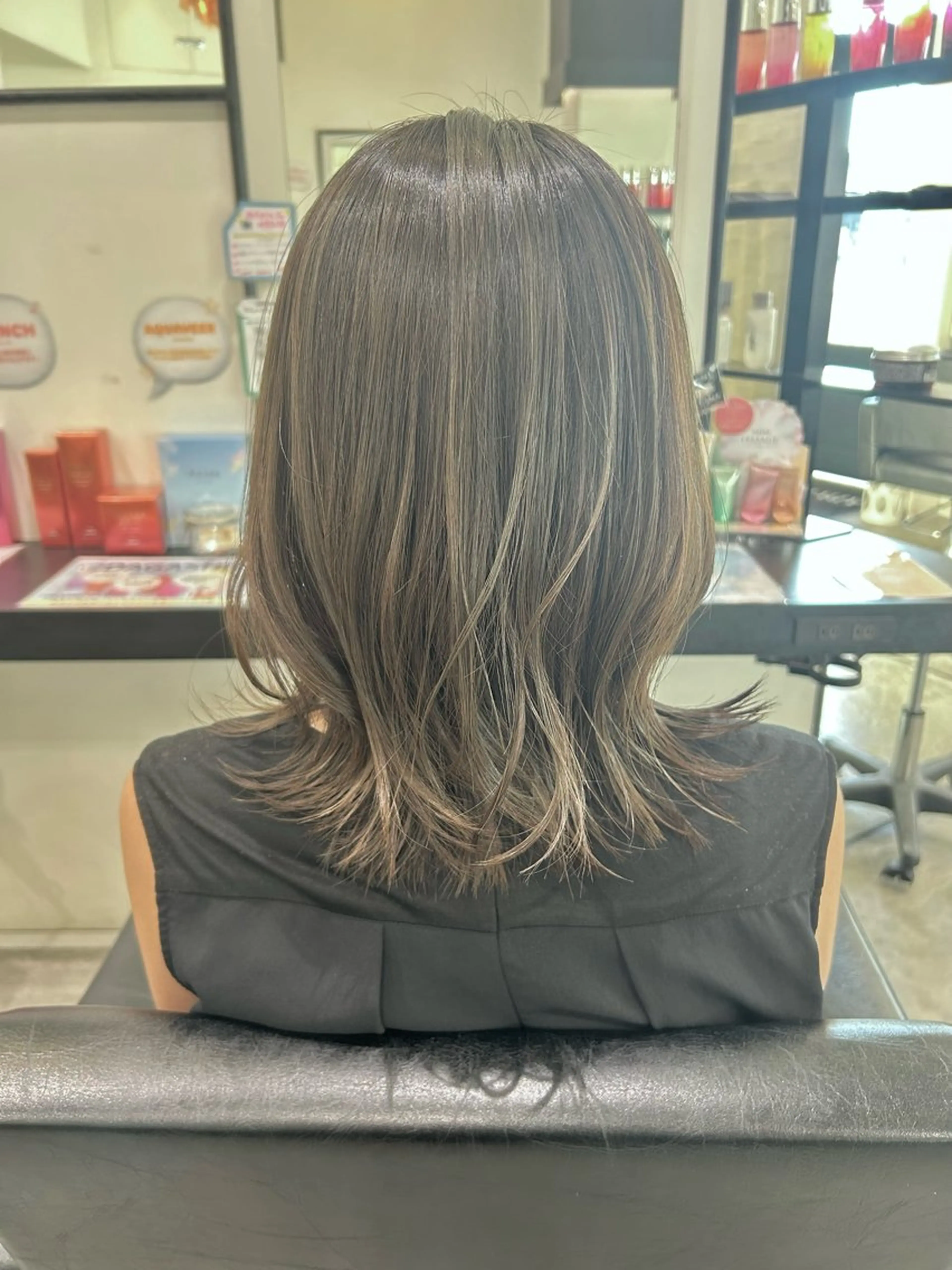 ミディアム カラー ヘアアレンジ ハイライトカラー ハイライト 阿部 まきほのネイルデザイン