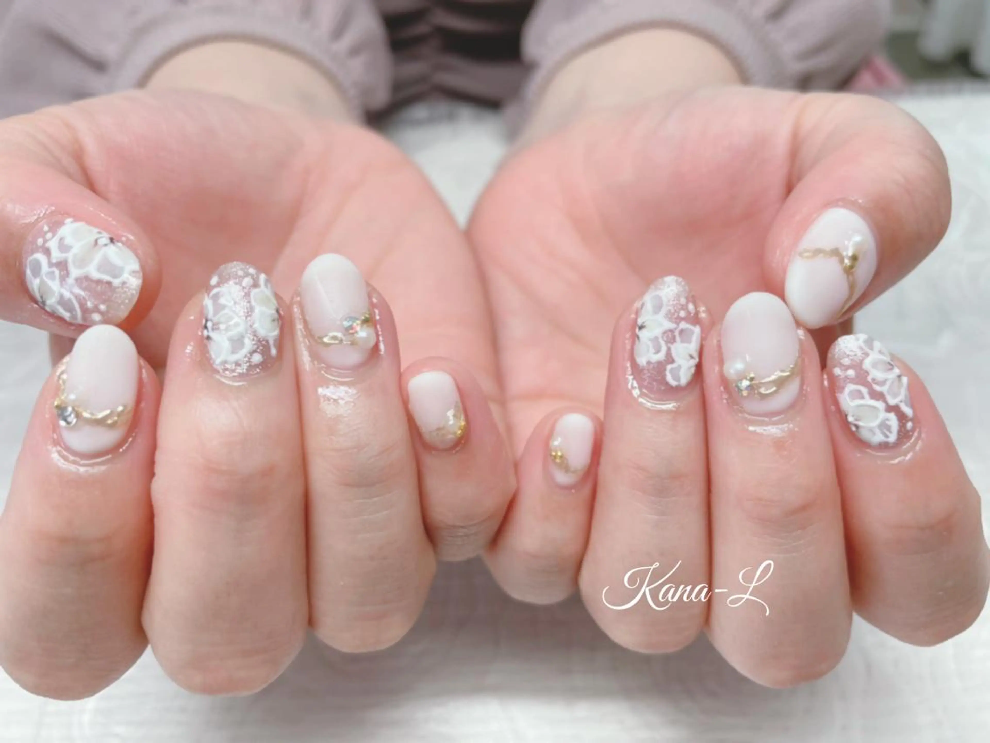 カラー ネイル フラワーネイル ホワイト 芦辺 香奈のネイルデザイン
