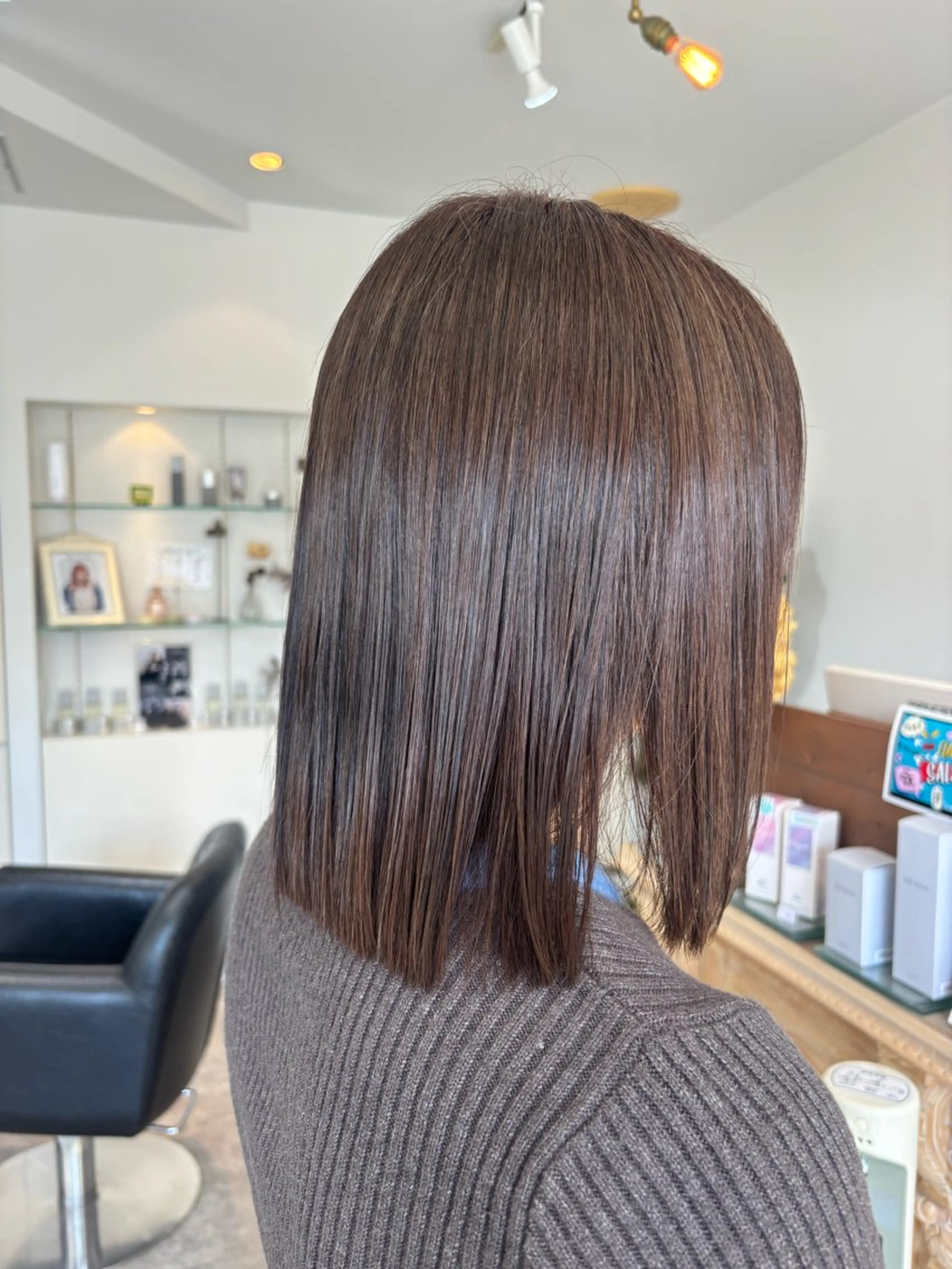 ショート ヘアカラー 亀田 萌奈のヘアスタイル