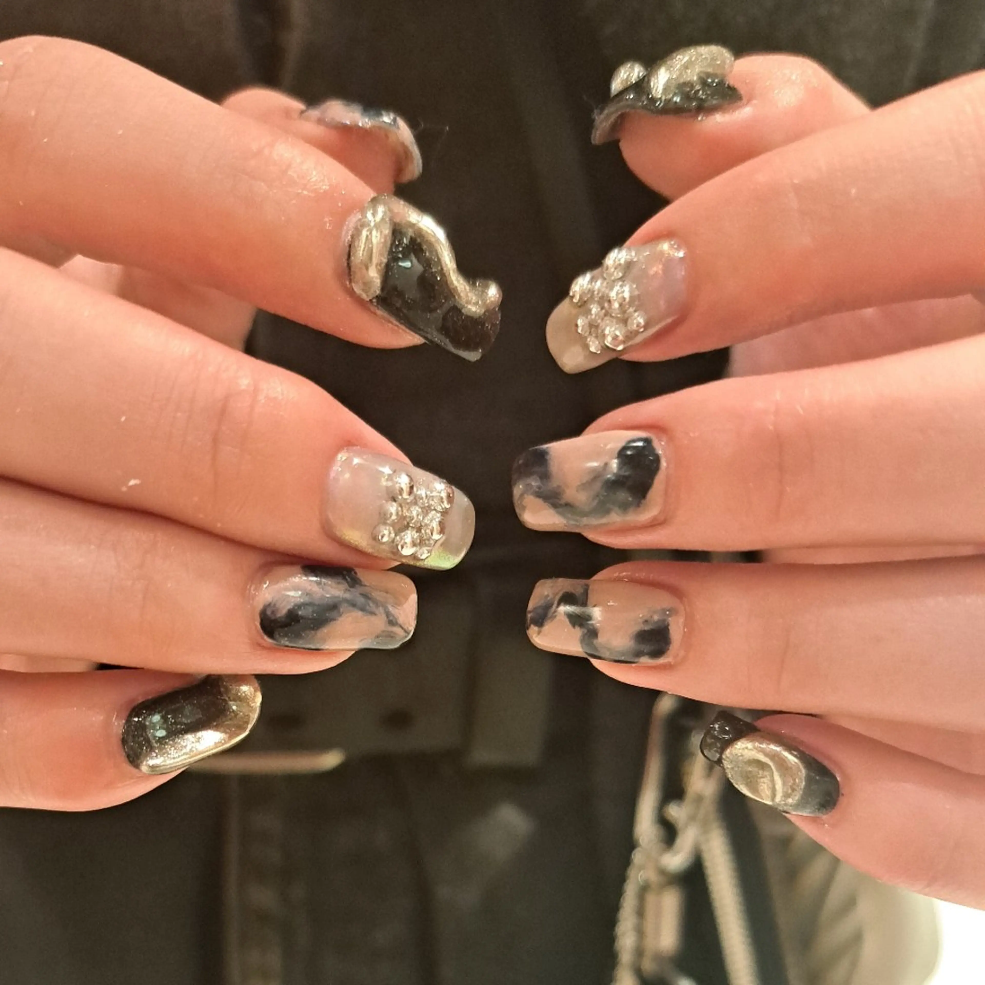 ネイル アートネイル 大理石ネイル(マーブル) ミラーネイル 持ち込み ぷっくりネイル Nail mood /アートし放題のネイルデザイン