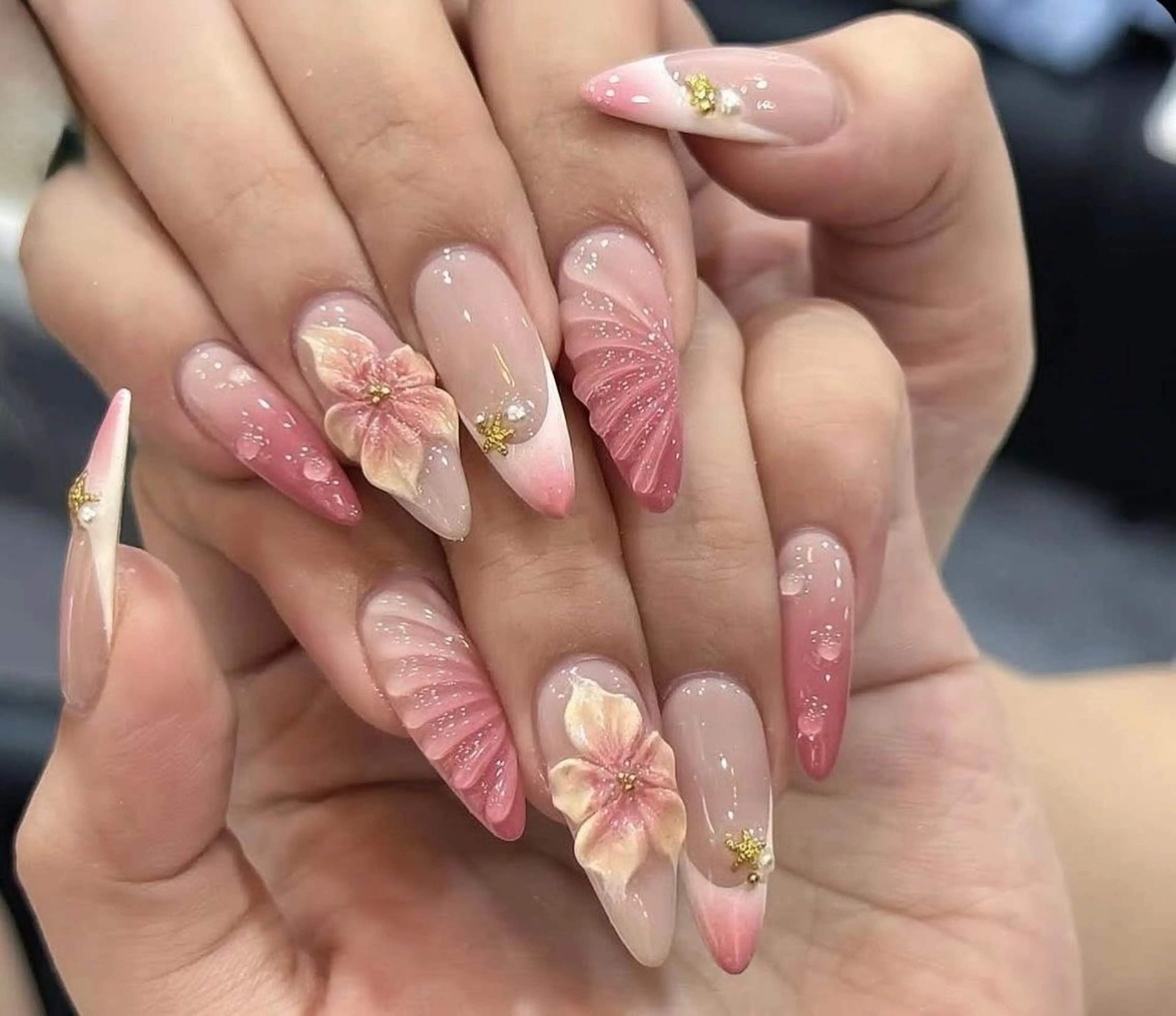 🉐🌸長さ出し10本やり放題コース❣️持ち込みネイル【オフなし】ケア込み　シール、パーツ、ストーン付け放題、パラジェルの写真