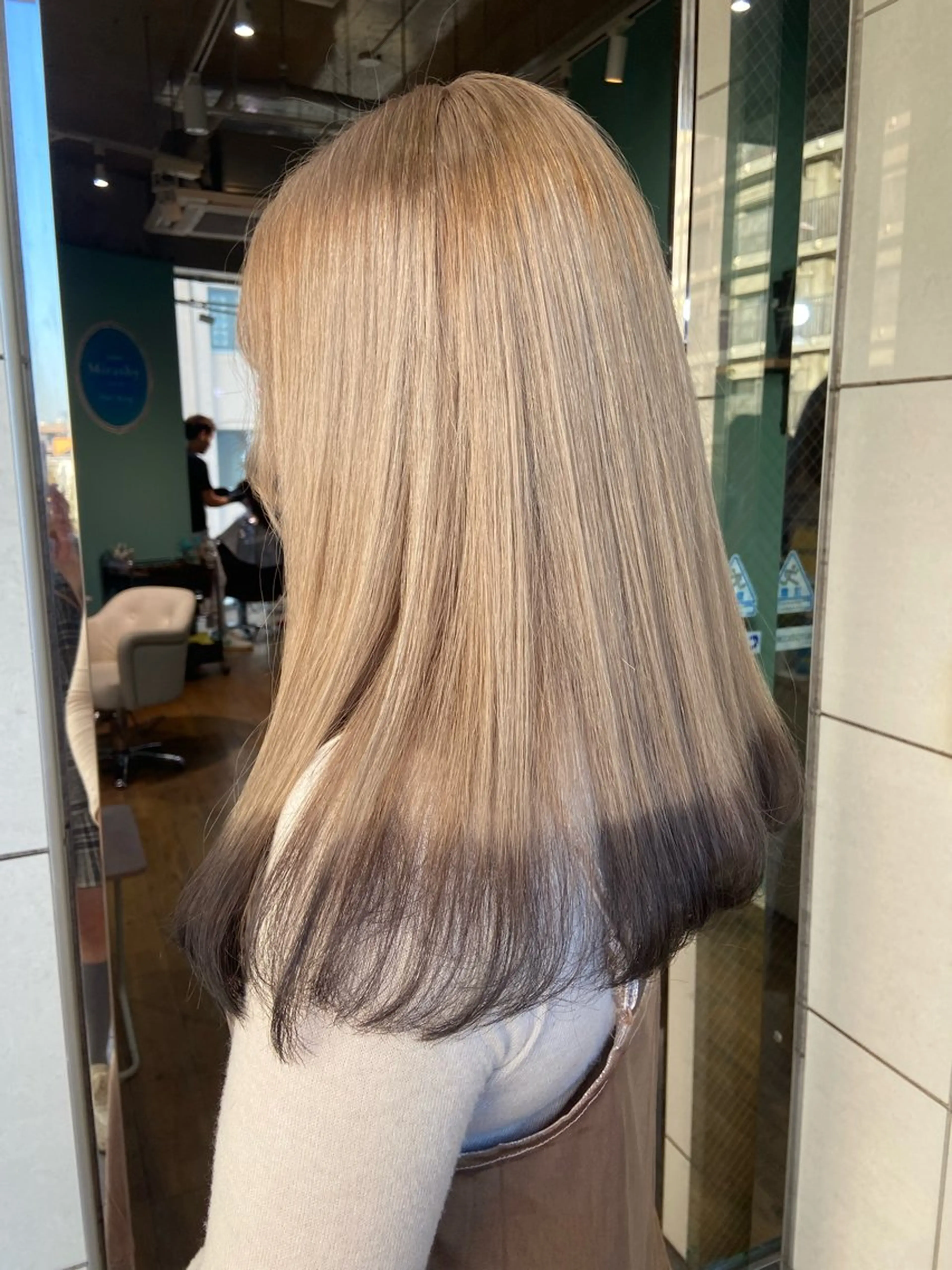 セミロング カラー ベージュカラー ミルクティーベージュ ヘアカラー トリートメント 🧸プルエクステ❤︎ ネイルKAO🧸のヘアスタイル