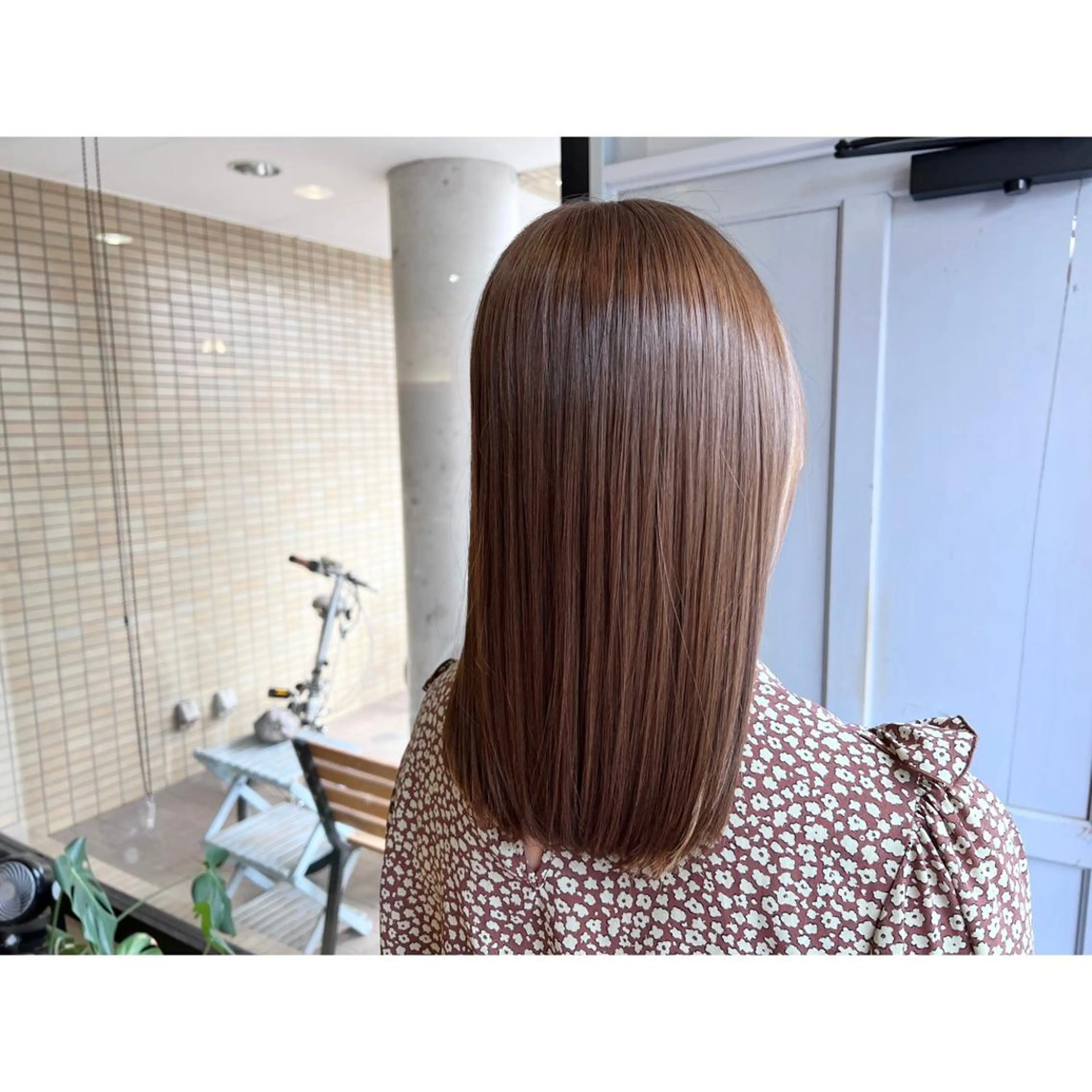 セミロング カラー 髪質改善 トリートメント ツキダテ ユイのヘアスタイル