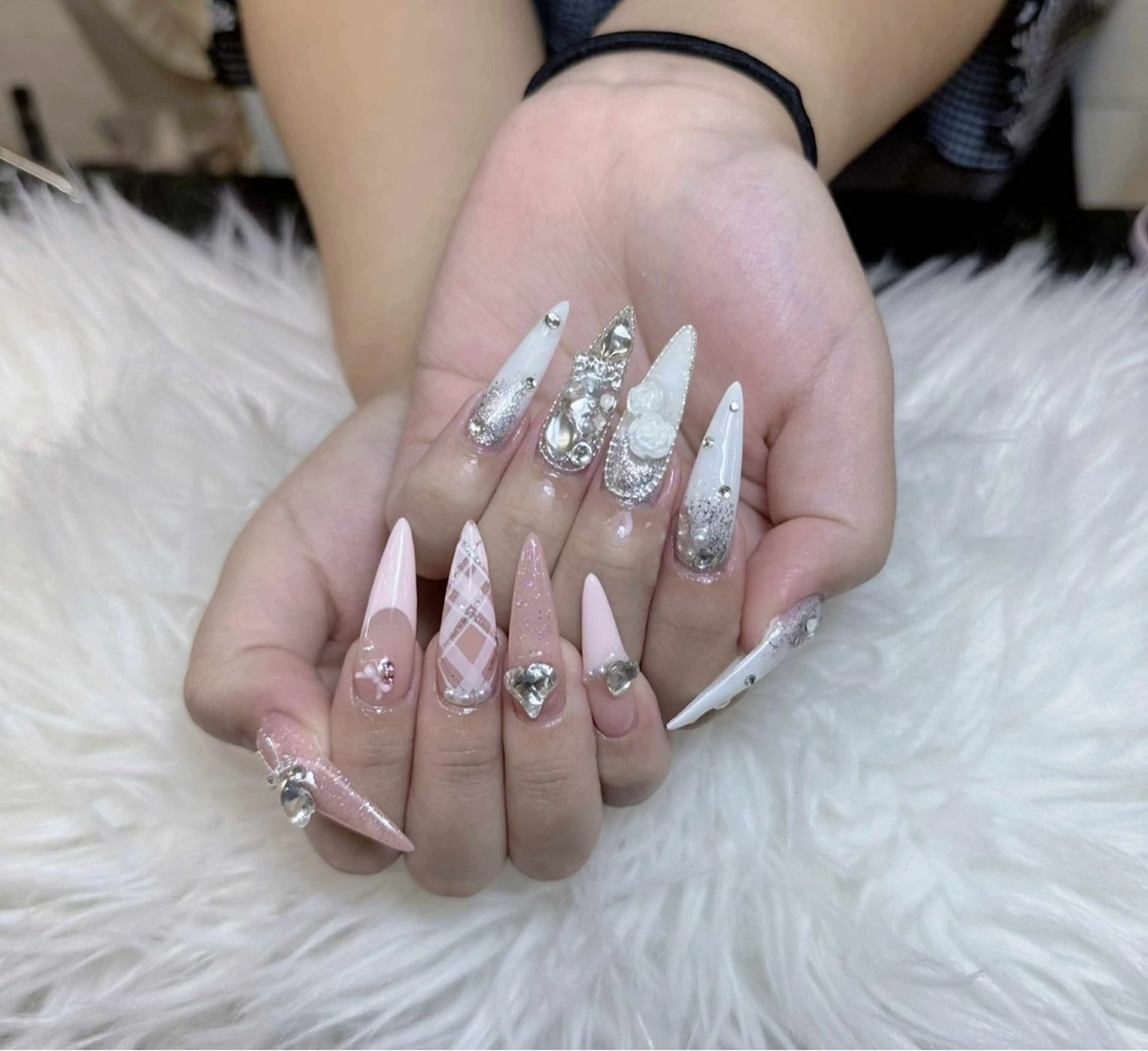 ネイル ハンドネイル ハンドケア Anh Nail 歌舞伎町のネイルデザイン