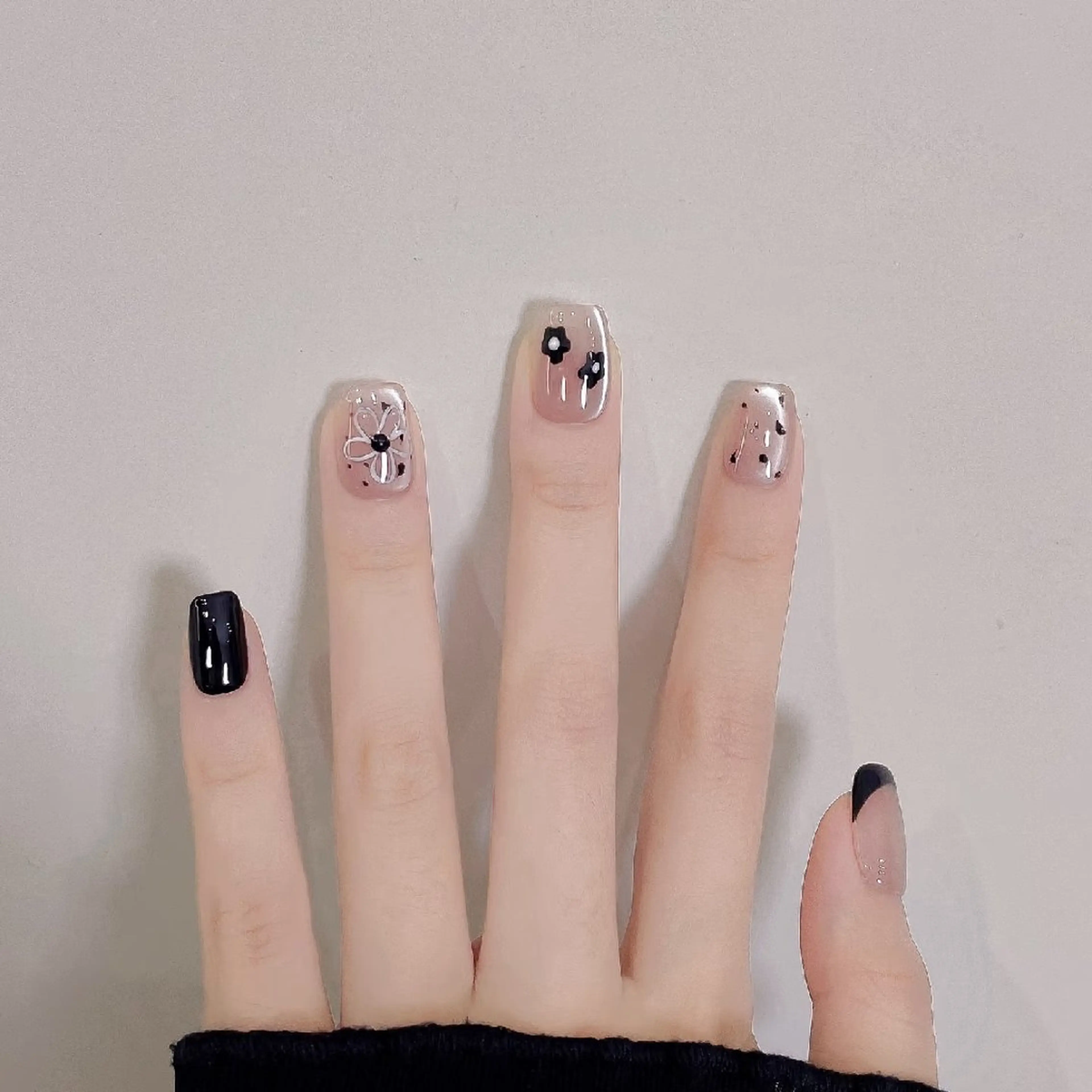 ネイル 鈴木 彩星のネイルデザイン